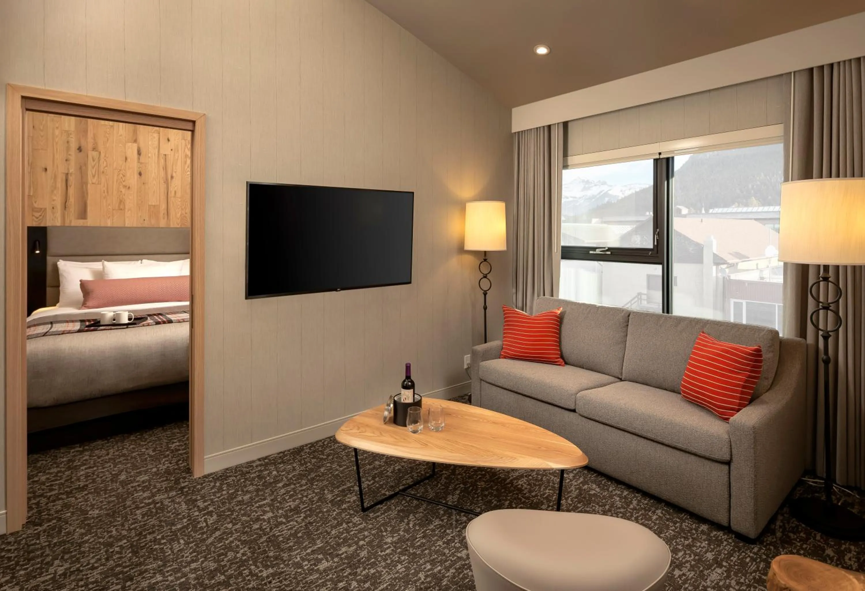Summit One Bedroom Suite, 1 King bed in Peaks Hotel and Suites
