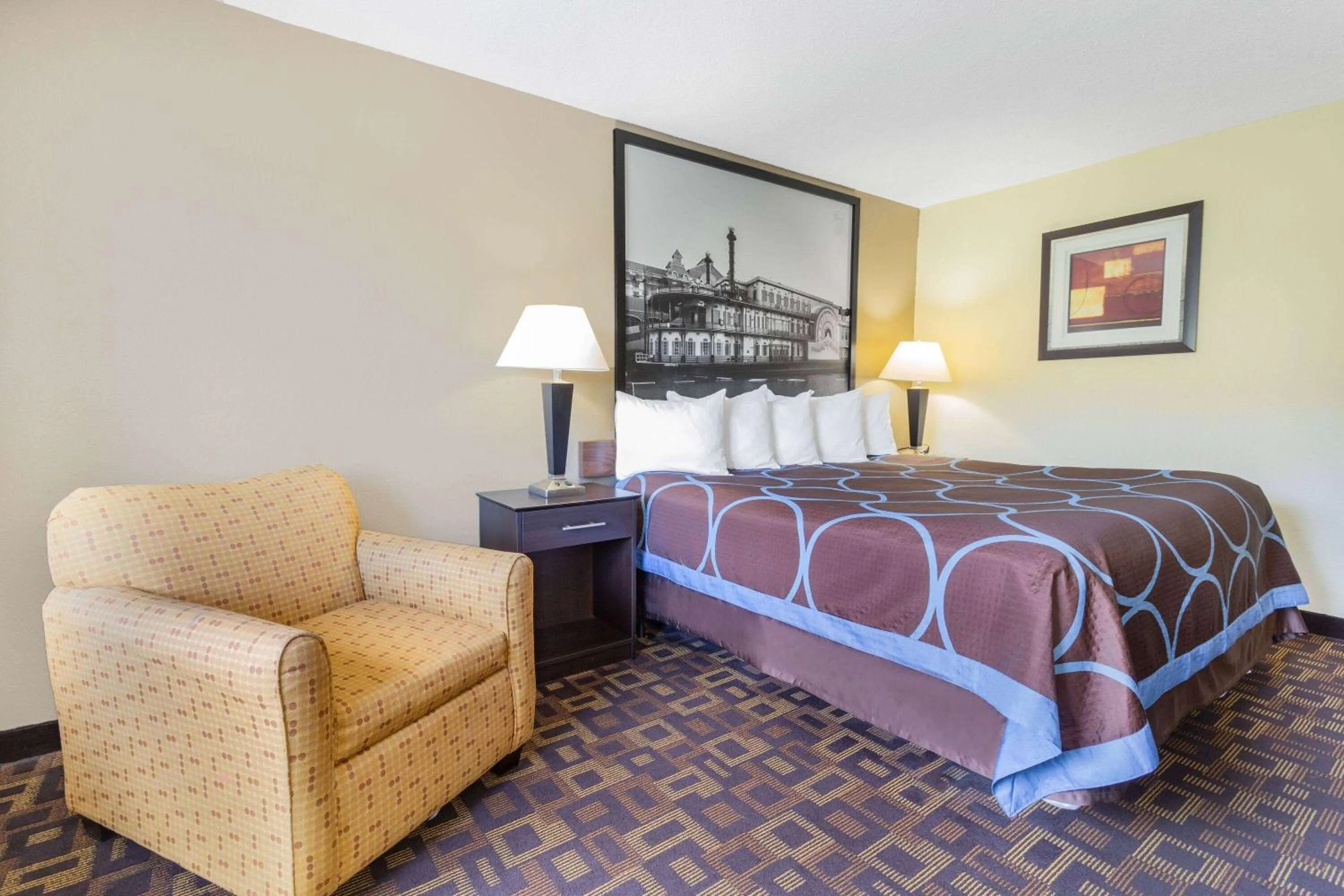 King Room- Non-Smoking in Super 8 by Wyndham Decorah