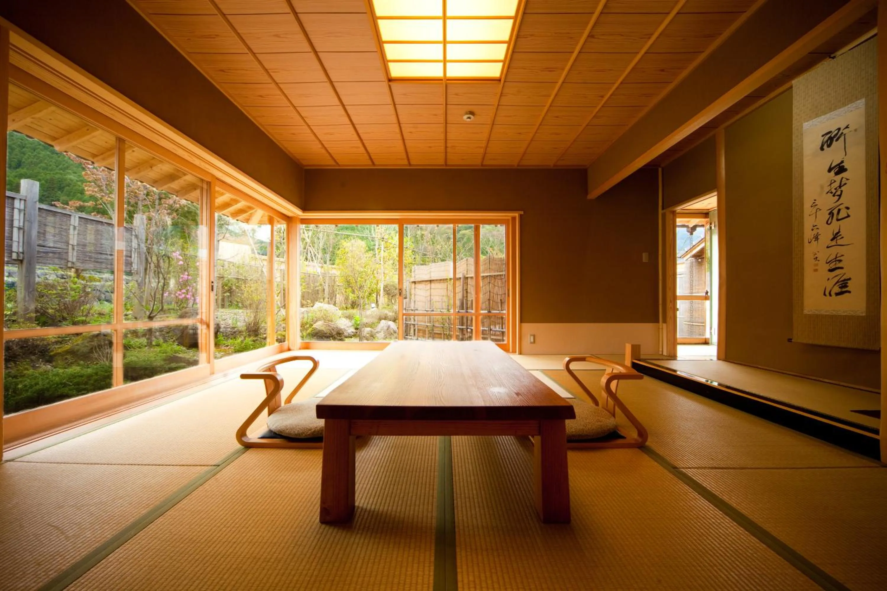 Japanese-Style Premium House with Bed Room + Massage-Chair Room with Open-Air Bath + Shower Booth - Annex in Yufuin Hoteiya
