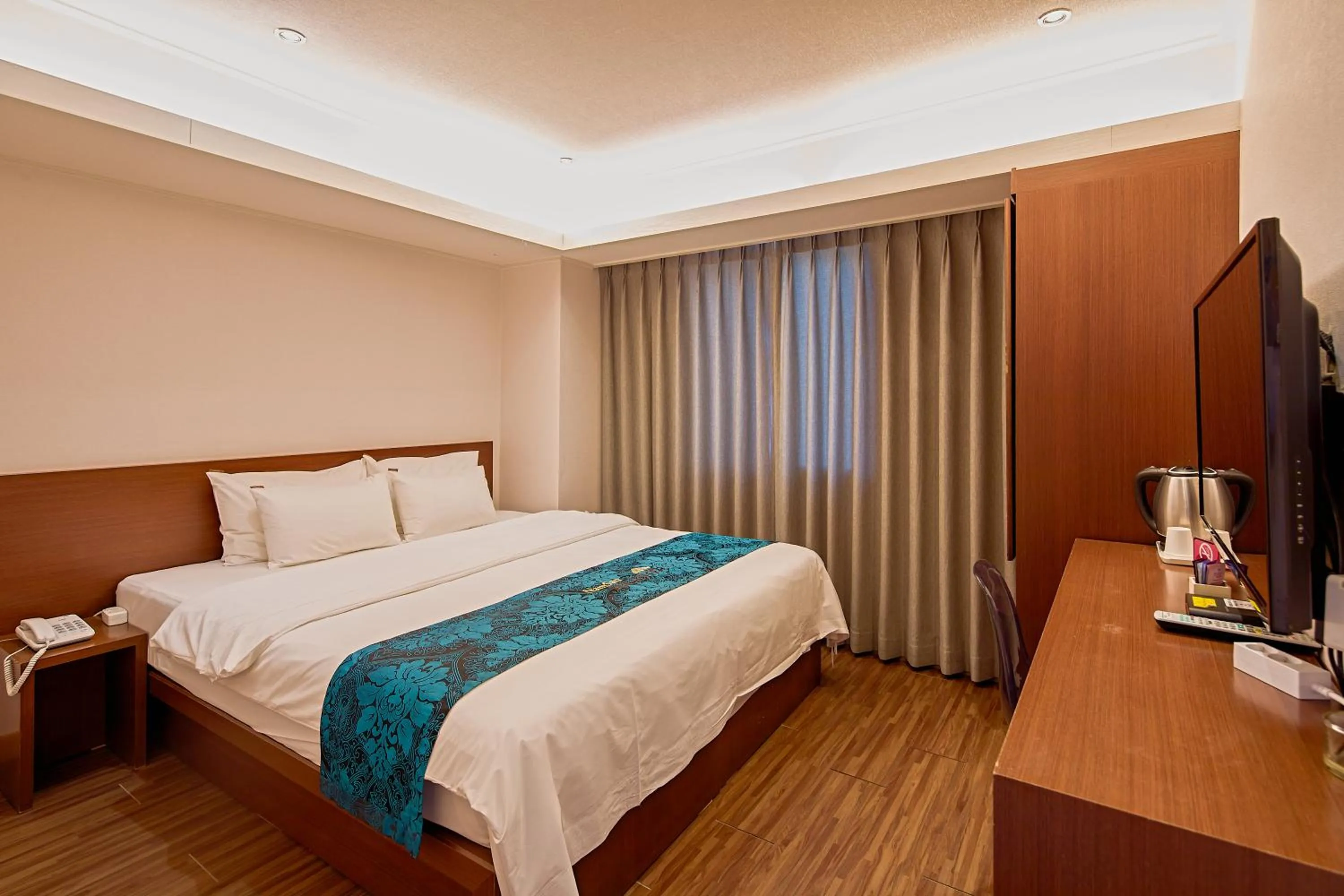 Deluxe Double Room in Namsan Hill Hotel