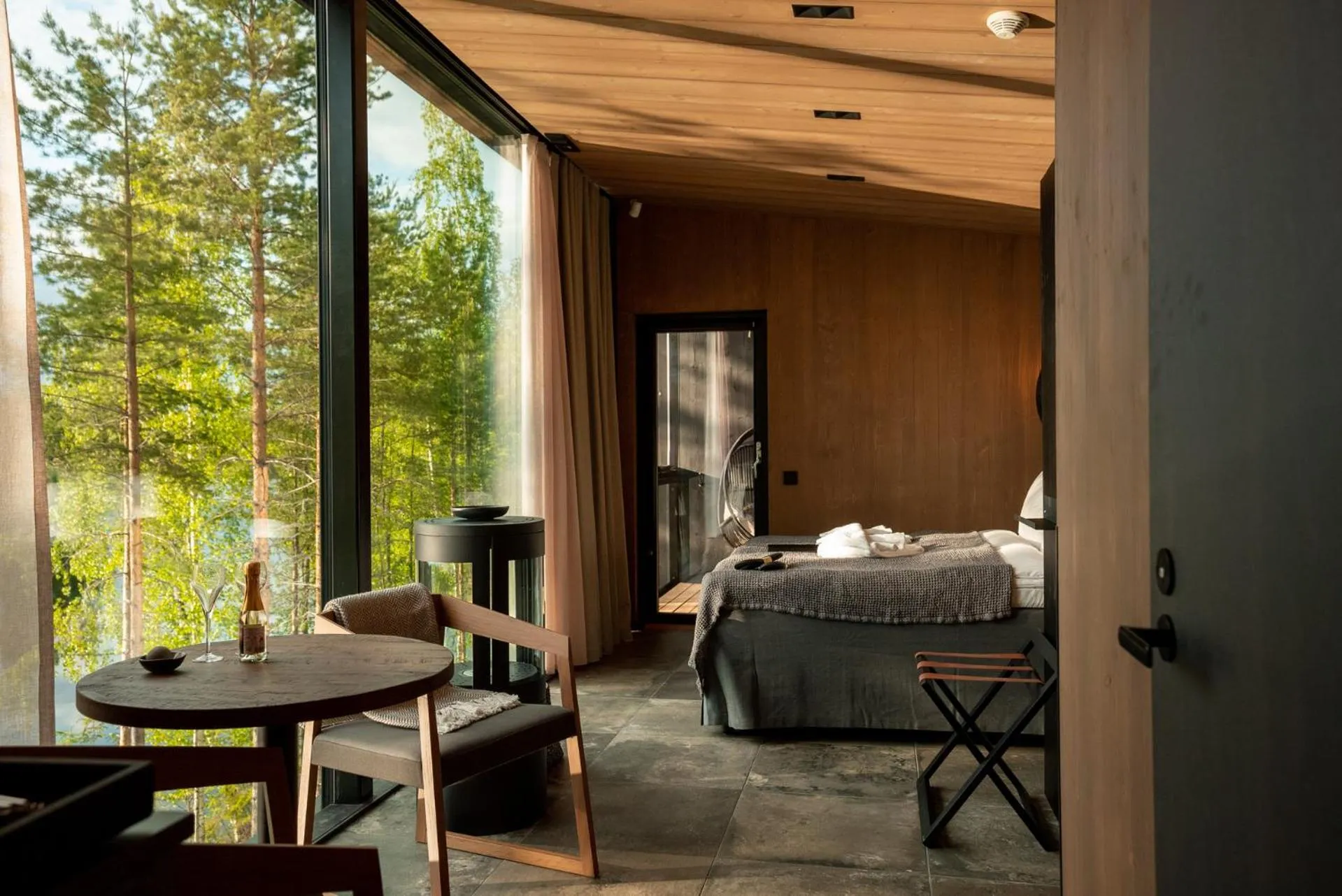 Suite with Lake View in Kuru Resort