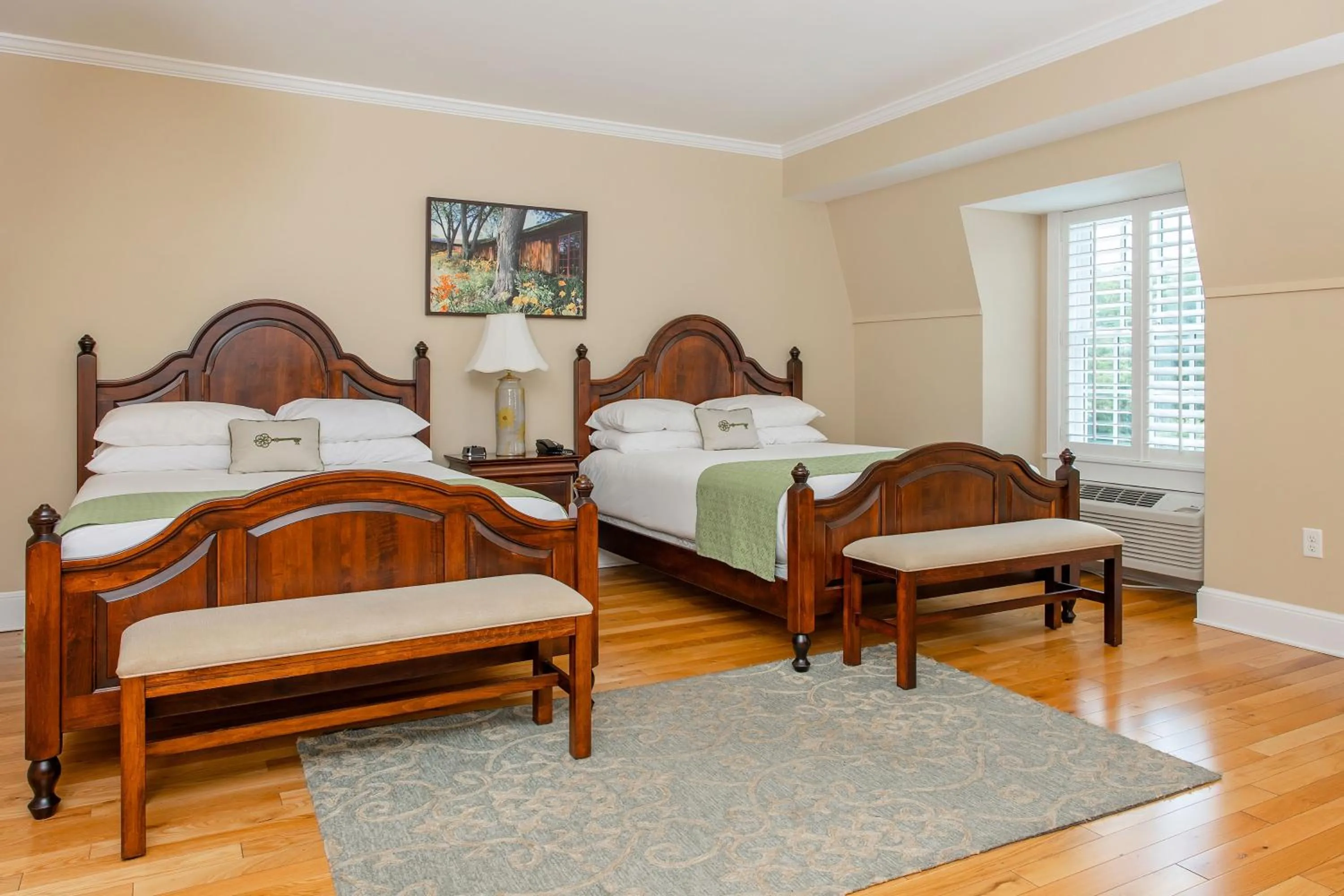 Deluxe Queen Room with Two Queen Beds in Mills Park Hotel