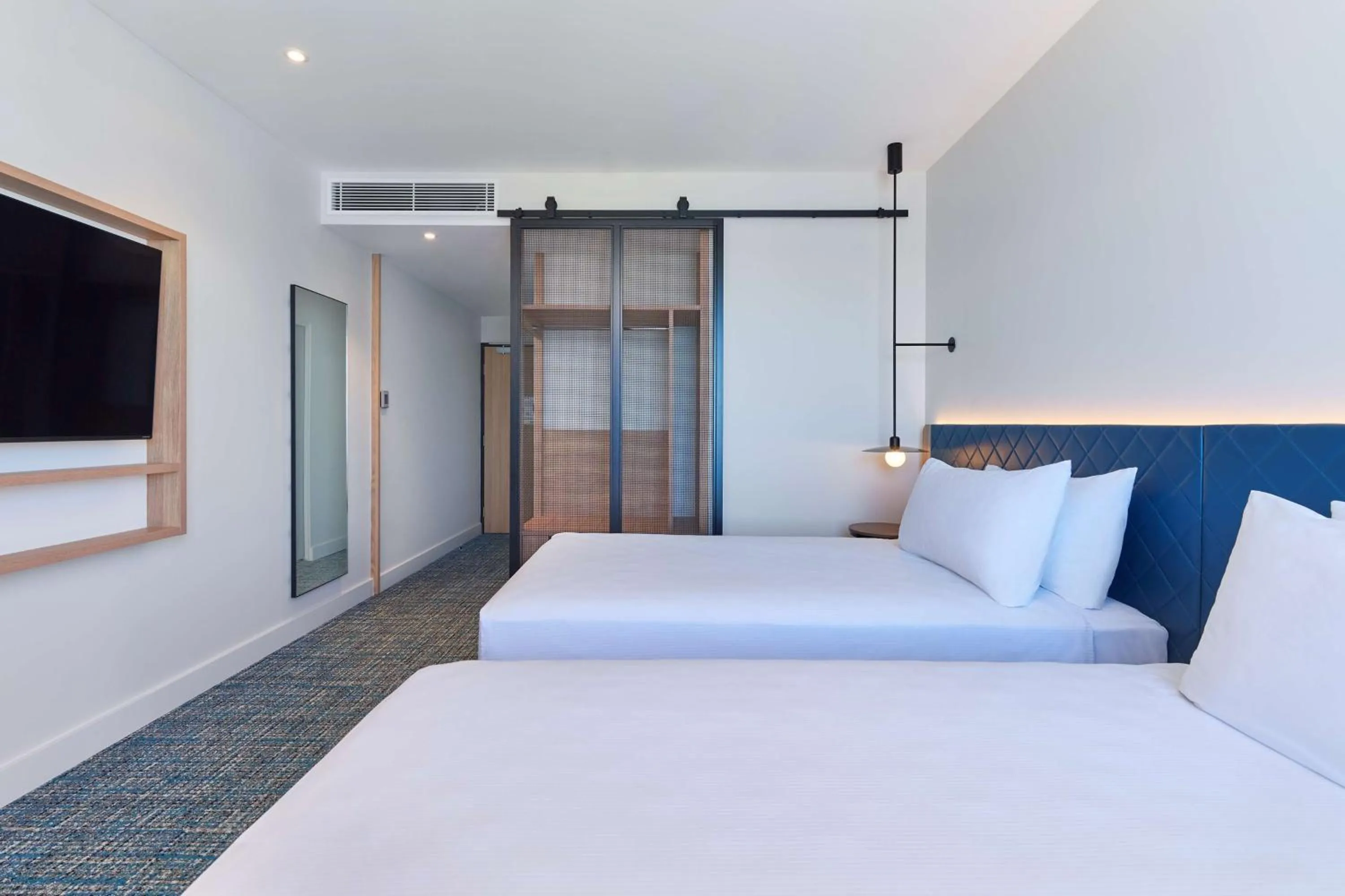 Twin Room with Partial Harbor View in Hilton Garden Inn Albany, WA