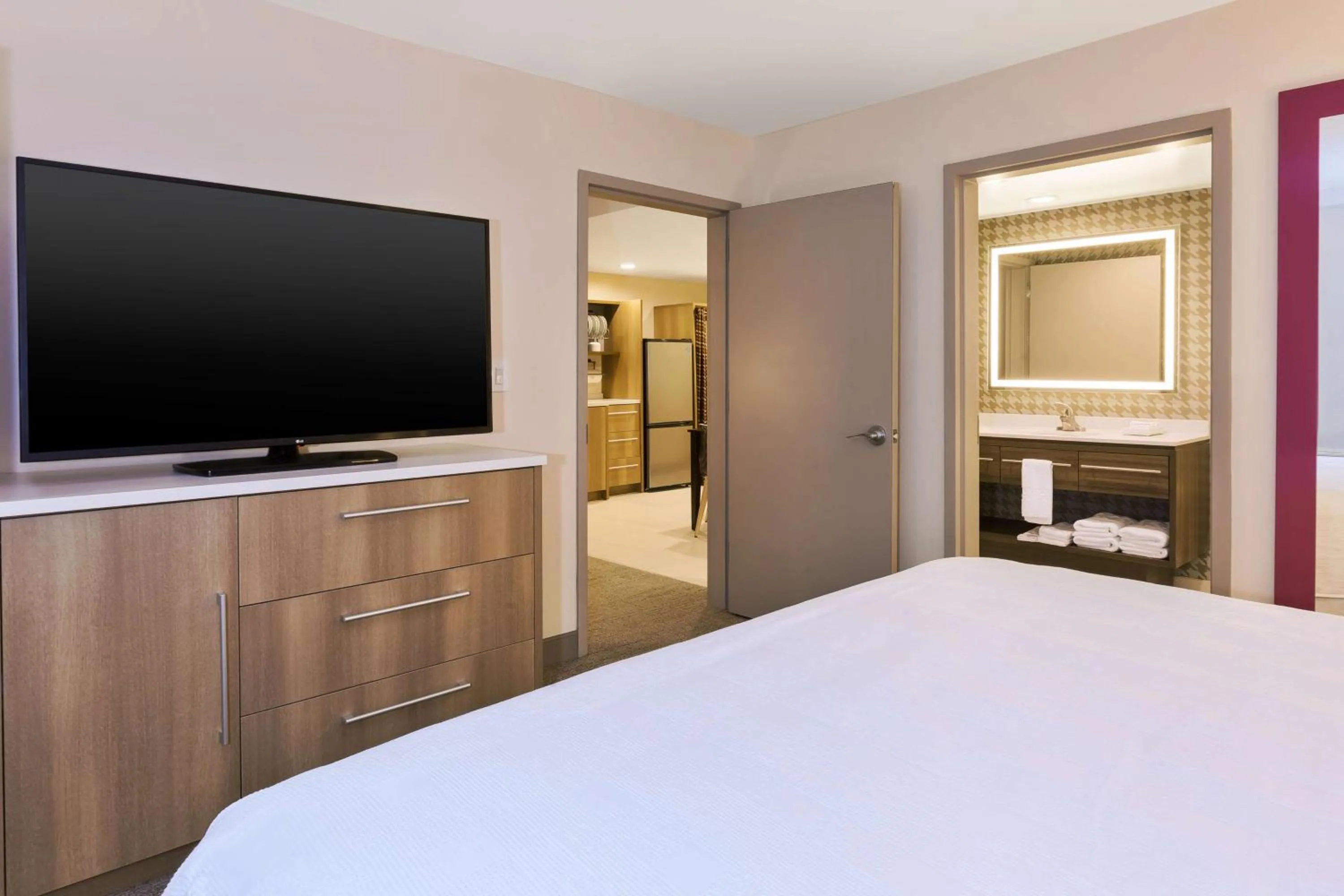 One-Bedroom King Suite - Non-Smoking in Home2 Suites Wilmington