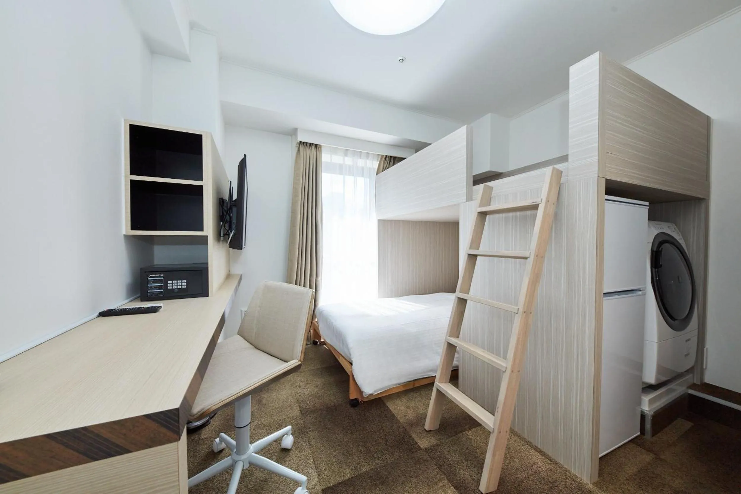 Large Single Room in Rembrandt Hotel Atsugi