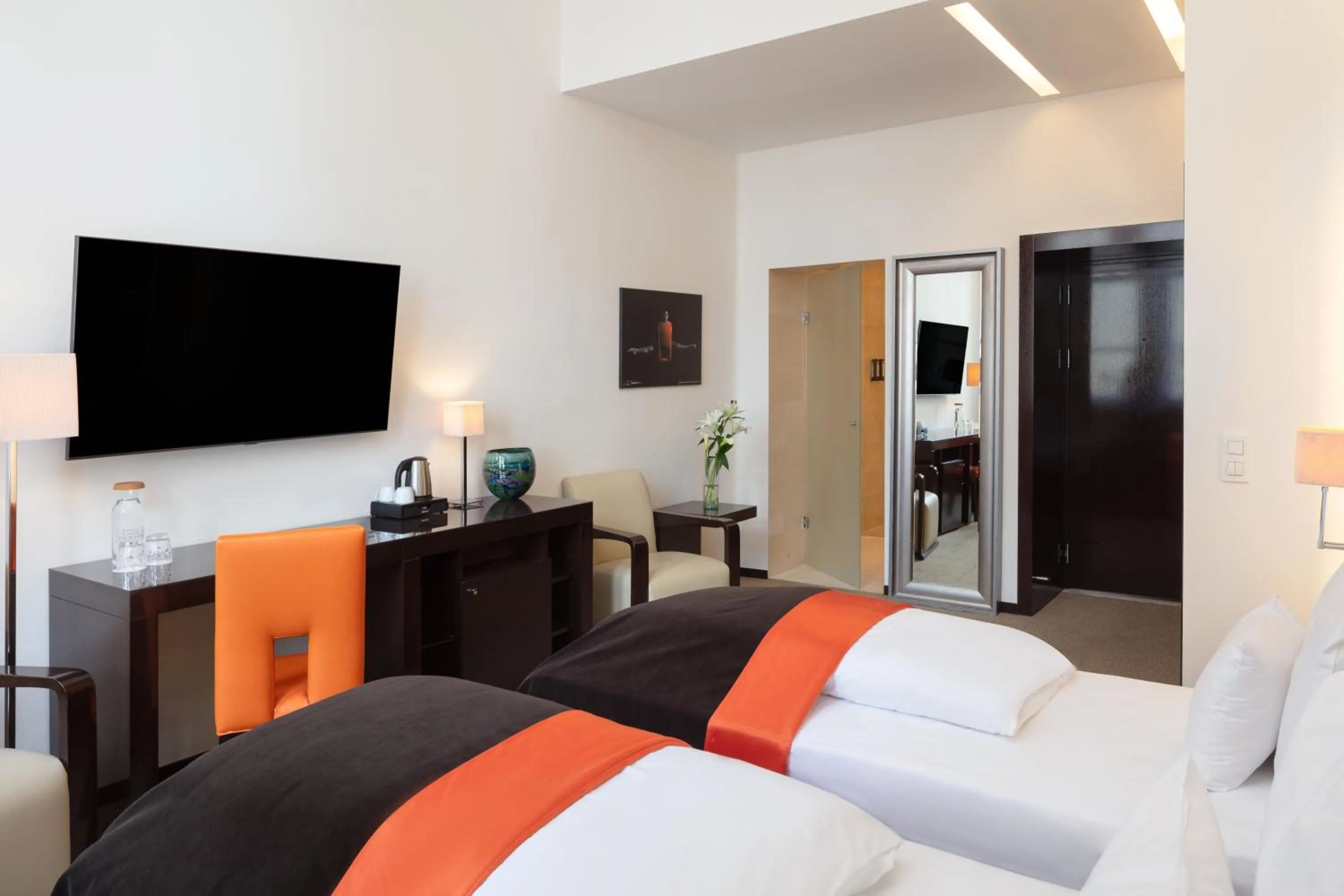 Deluxe Twin Room in The Levante Parliament A Design Hotel