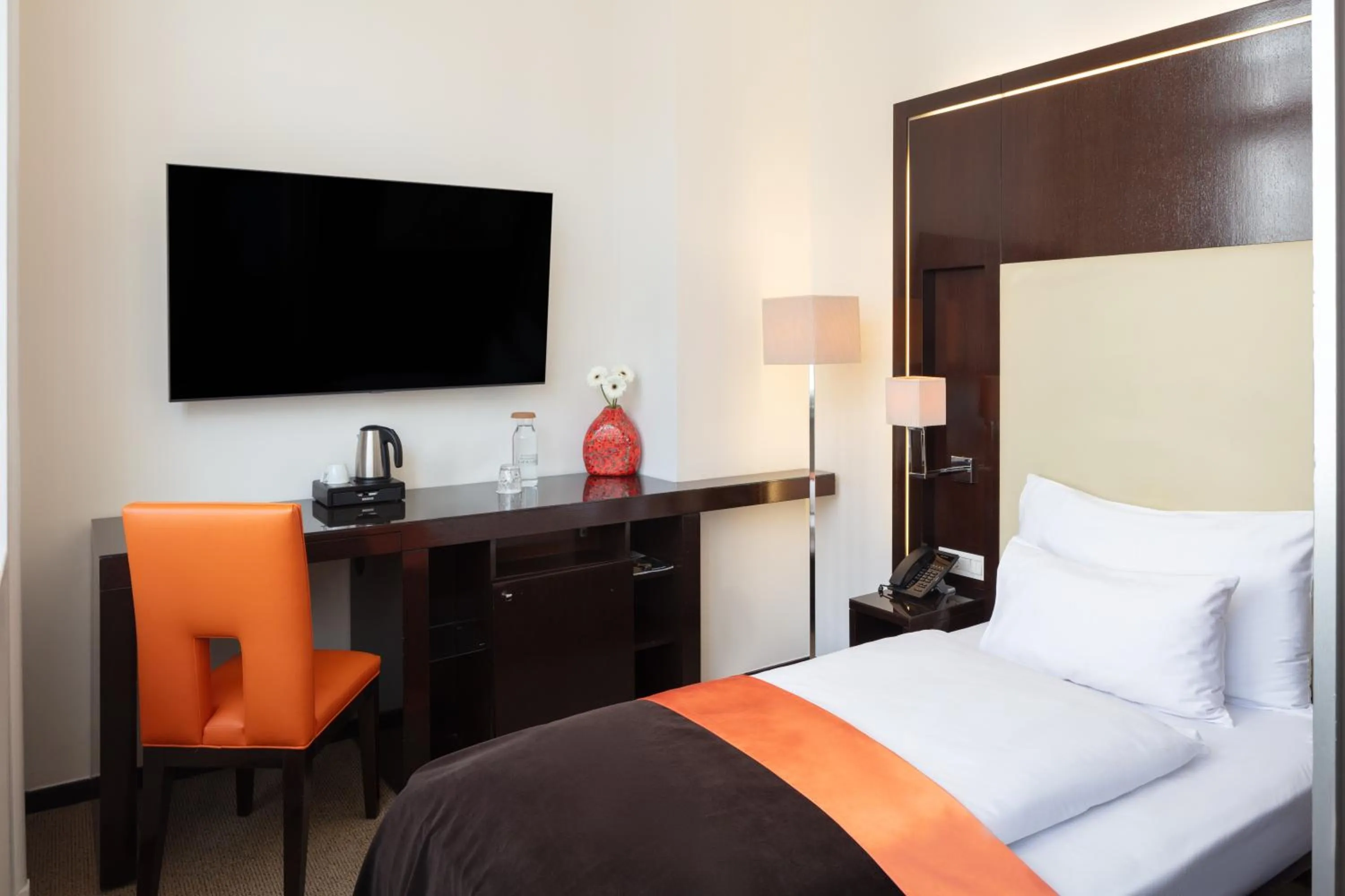 Superior Single Room in The Levante Parliament A Design Hotel