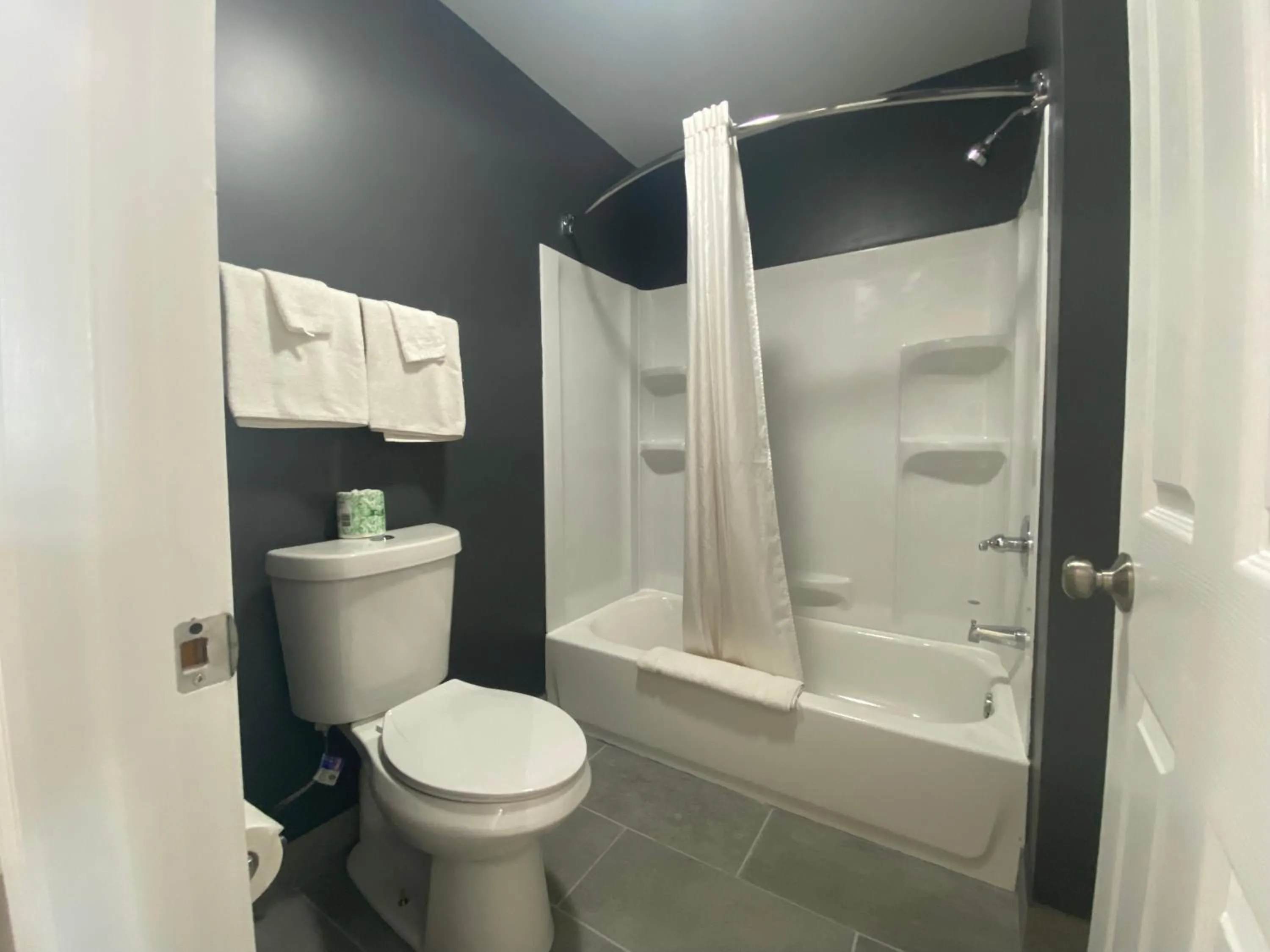 Queen Room in Relax Inn-Plaquemine