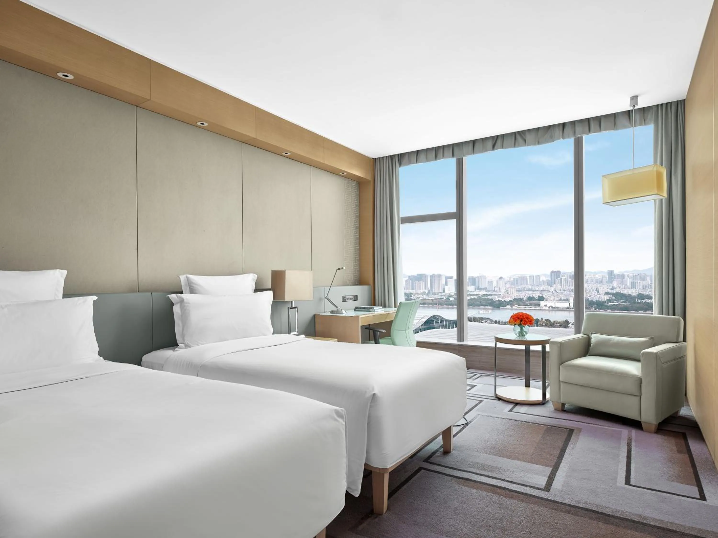 Deluxe River View Twin Room in Langham Place Guangzhou