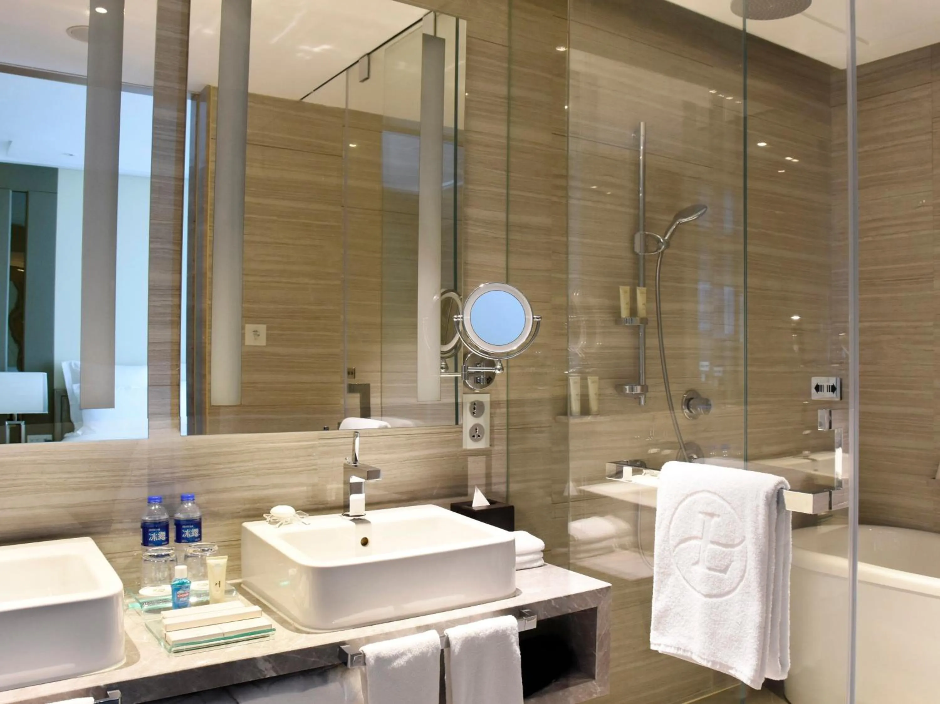 Club Executive King Room in Langham Place Guangzhou