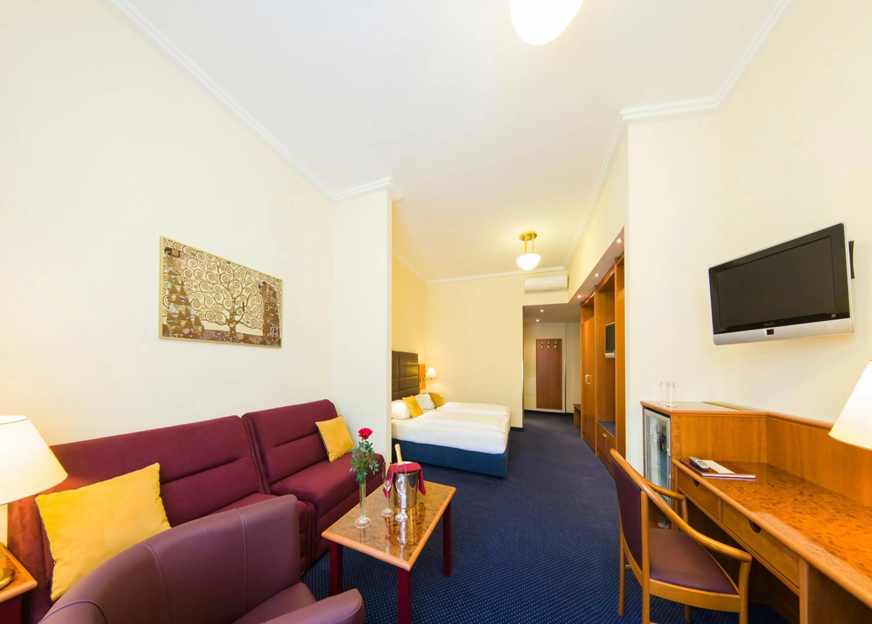 Quadruple Room STANDARD street view in Austria Classic Hotel Wien