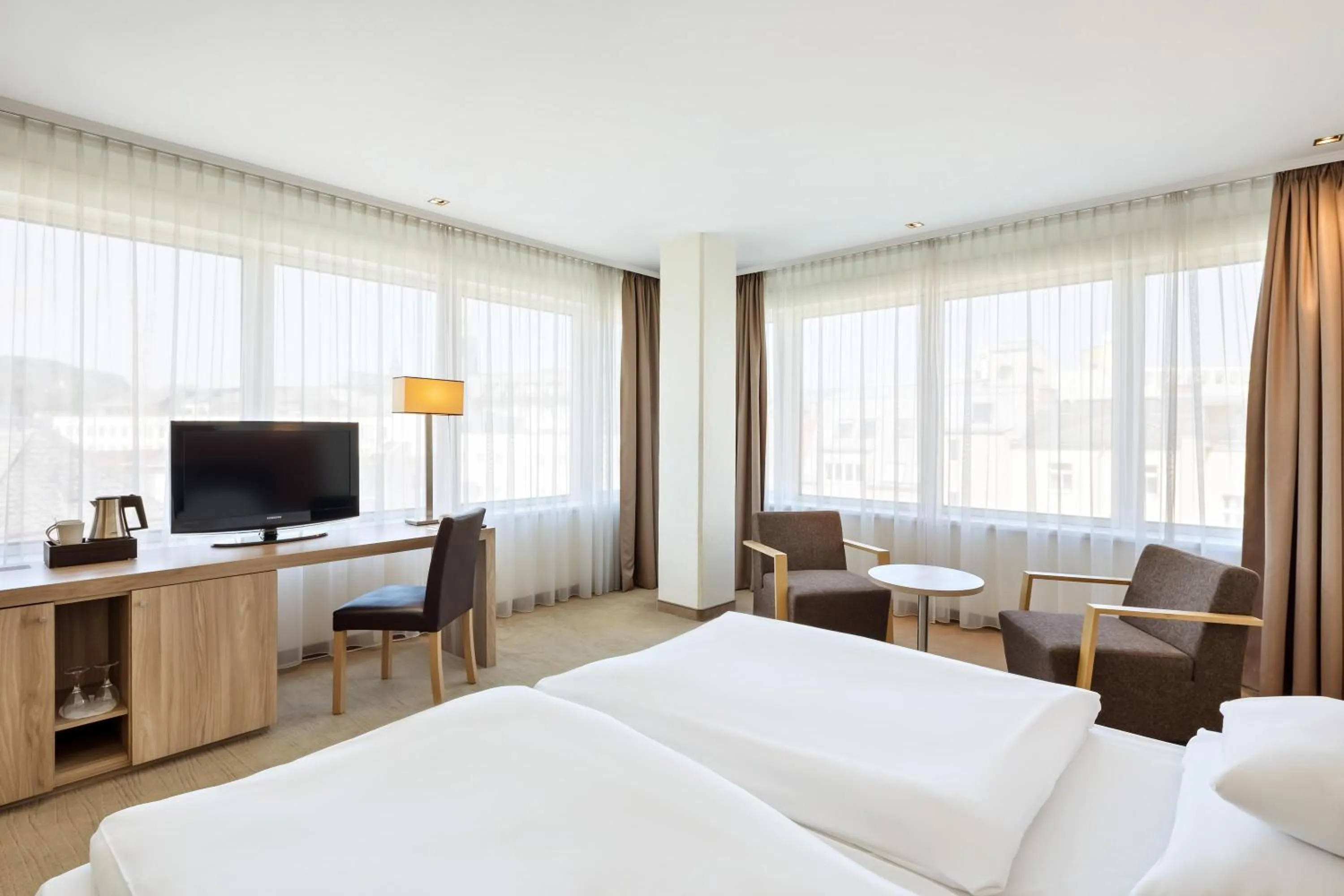 Premium Double Room in Hotel Schillerpark Linz, a member of Radisson Individuals