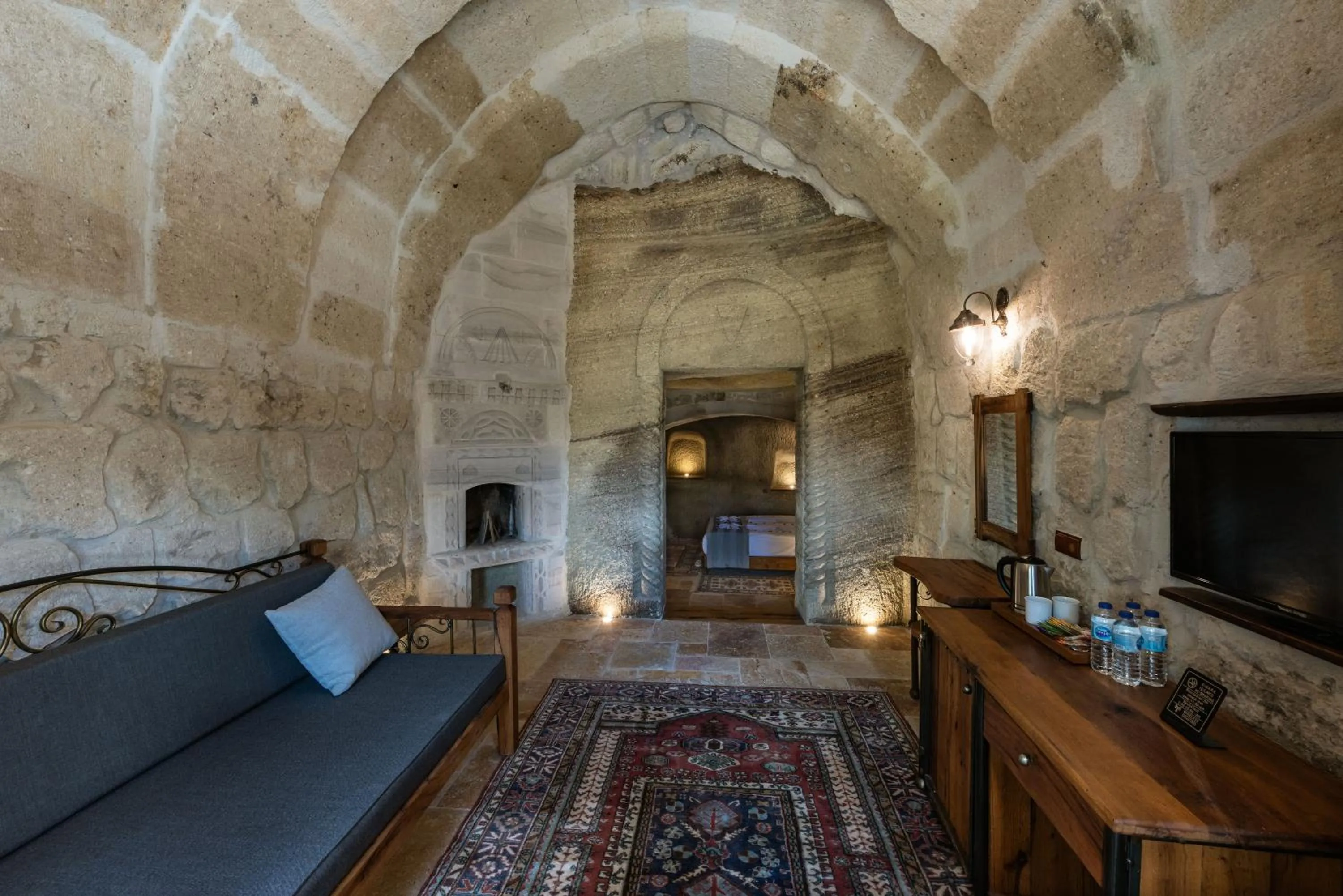 Suite in Sarnich Cave Suites