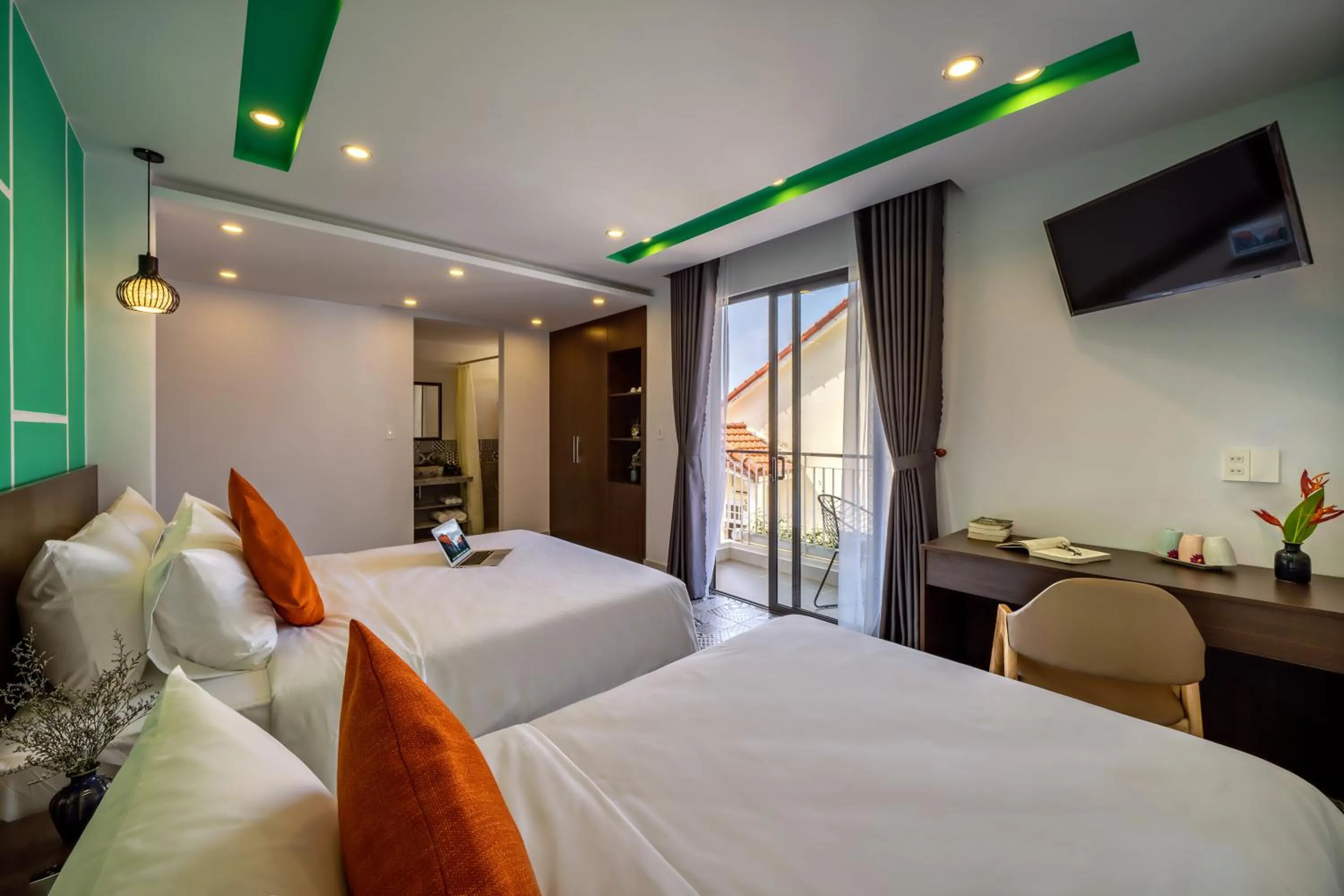 Family Room with Balcony in AnNam68