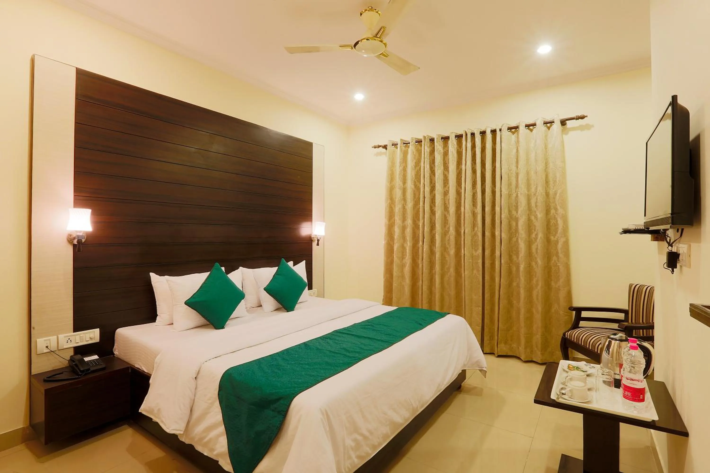 Deluxe Room in New Delhi Hotel Citizen