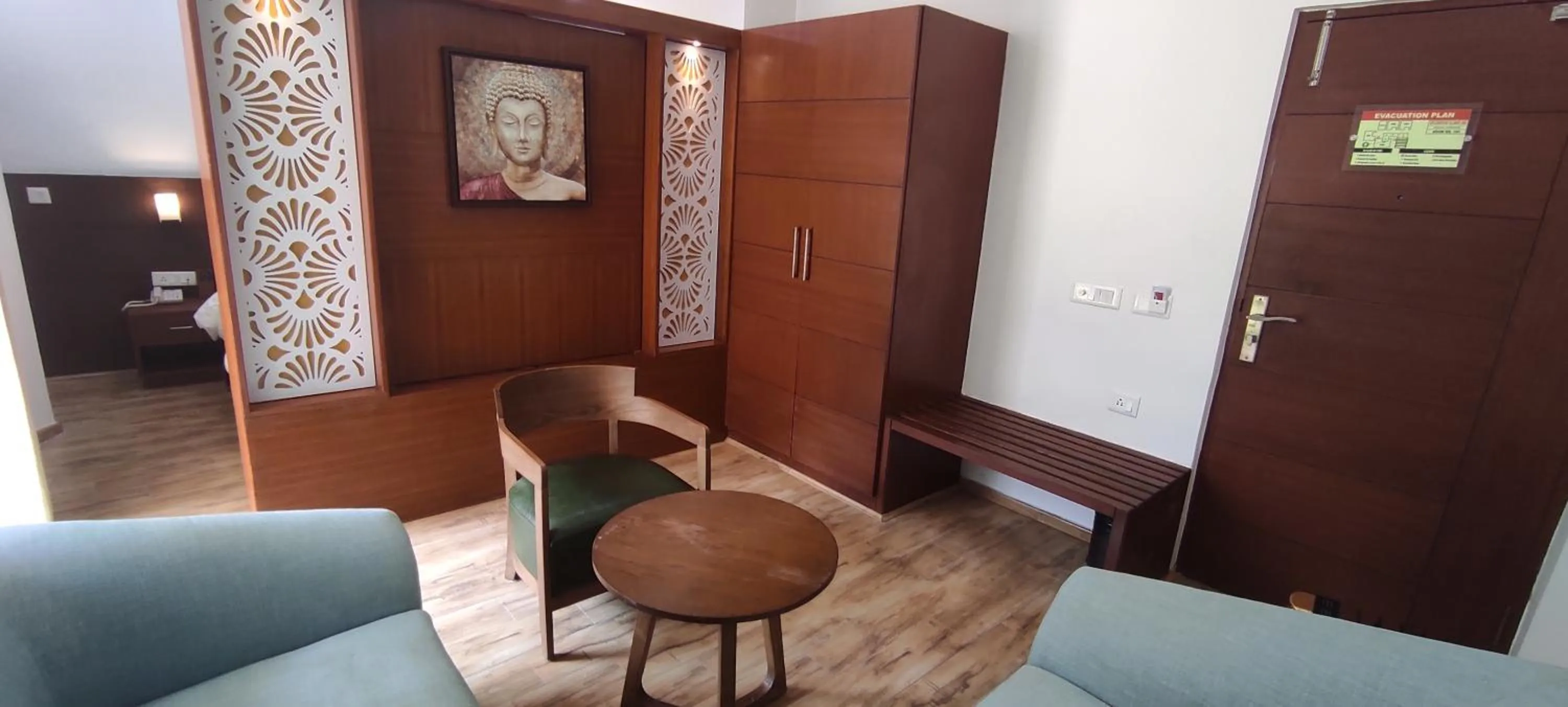 Deluxe Suite in Himalayan Splendour Resort