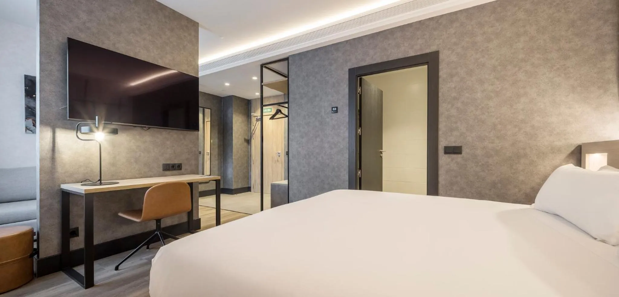 Family Room in Hotel Ilunion San Mamés