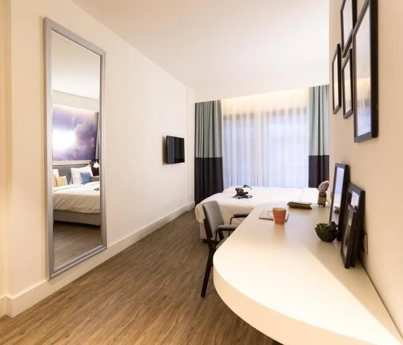 Superior Twin Room in Anemon Bakırköy