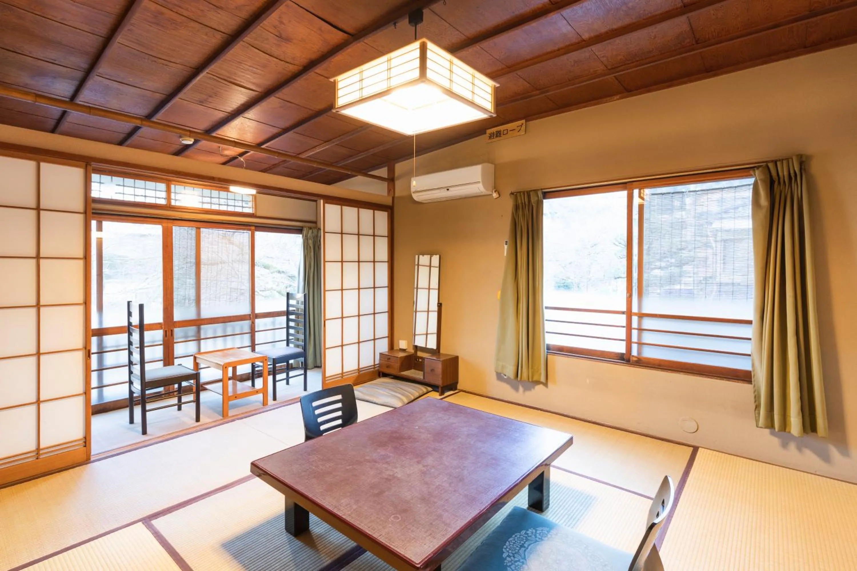 Japanese-Style Standard Room with Shared Bathroom in Yushintei