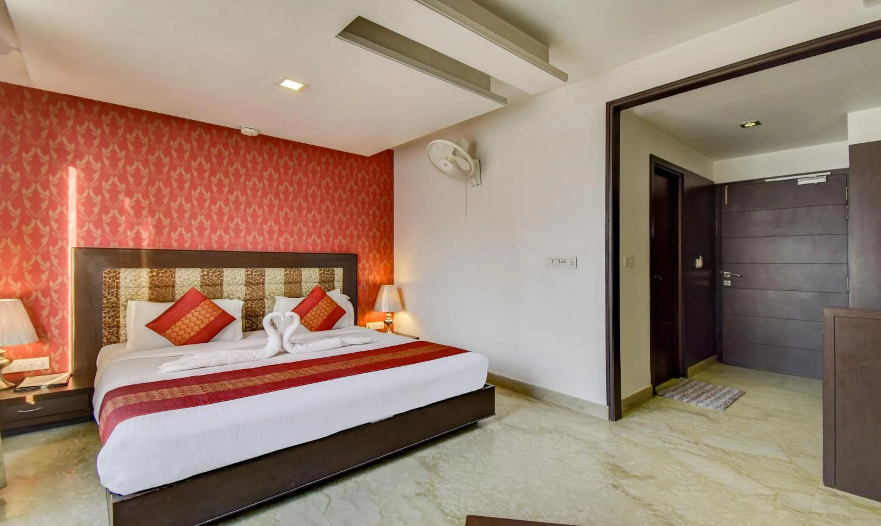 Deluxe Double Room in Hotel Raya Inn
