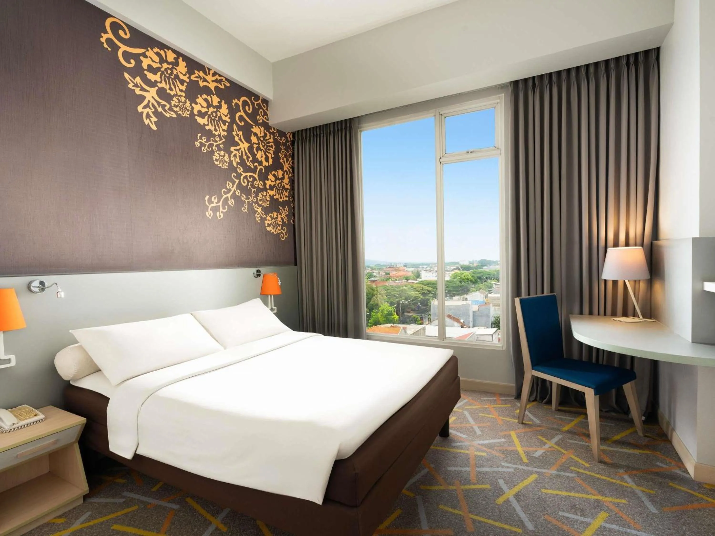 Superior Queen Room in Ibis Styles Malang