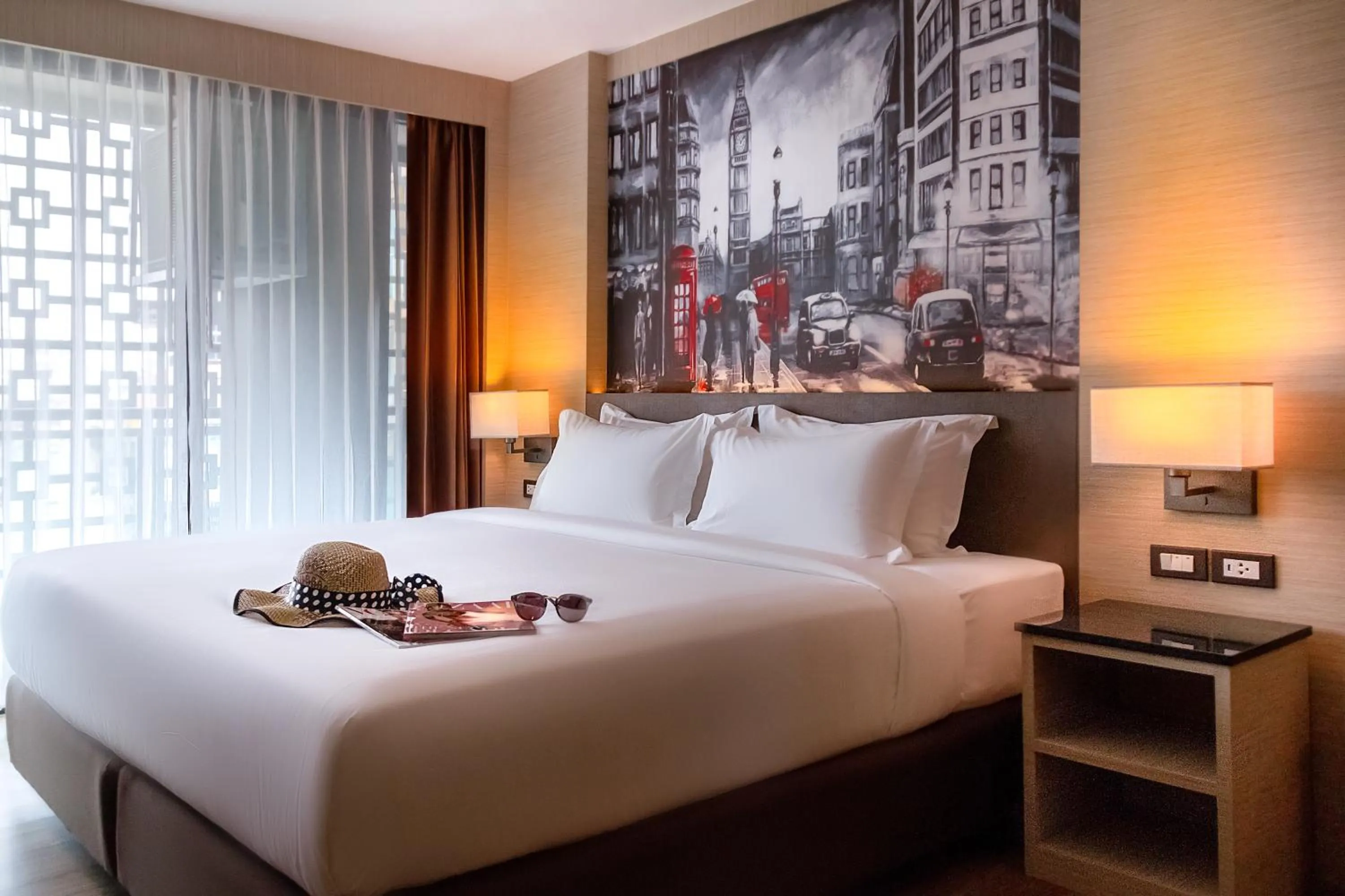 Deluxe Corner Premier in GLOW Pattaya