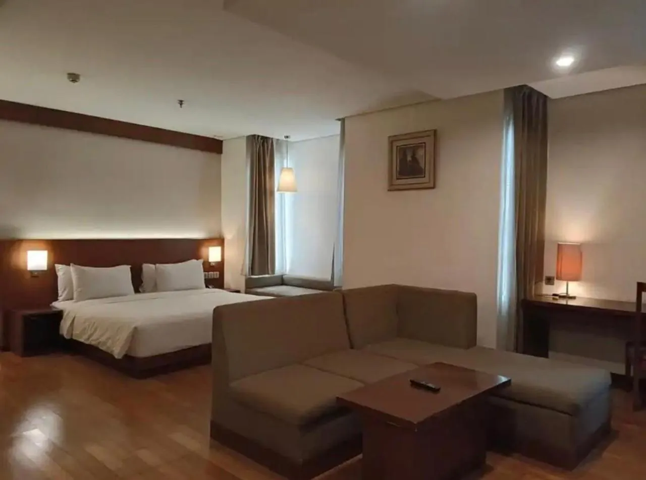 Suite in Oak Tree Emerald Hotel & Coventions Semarang