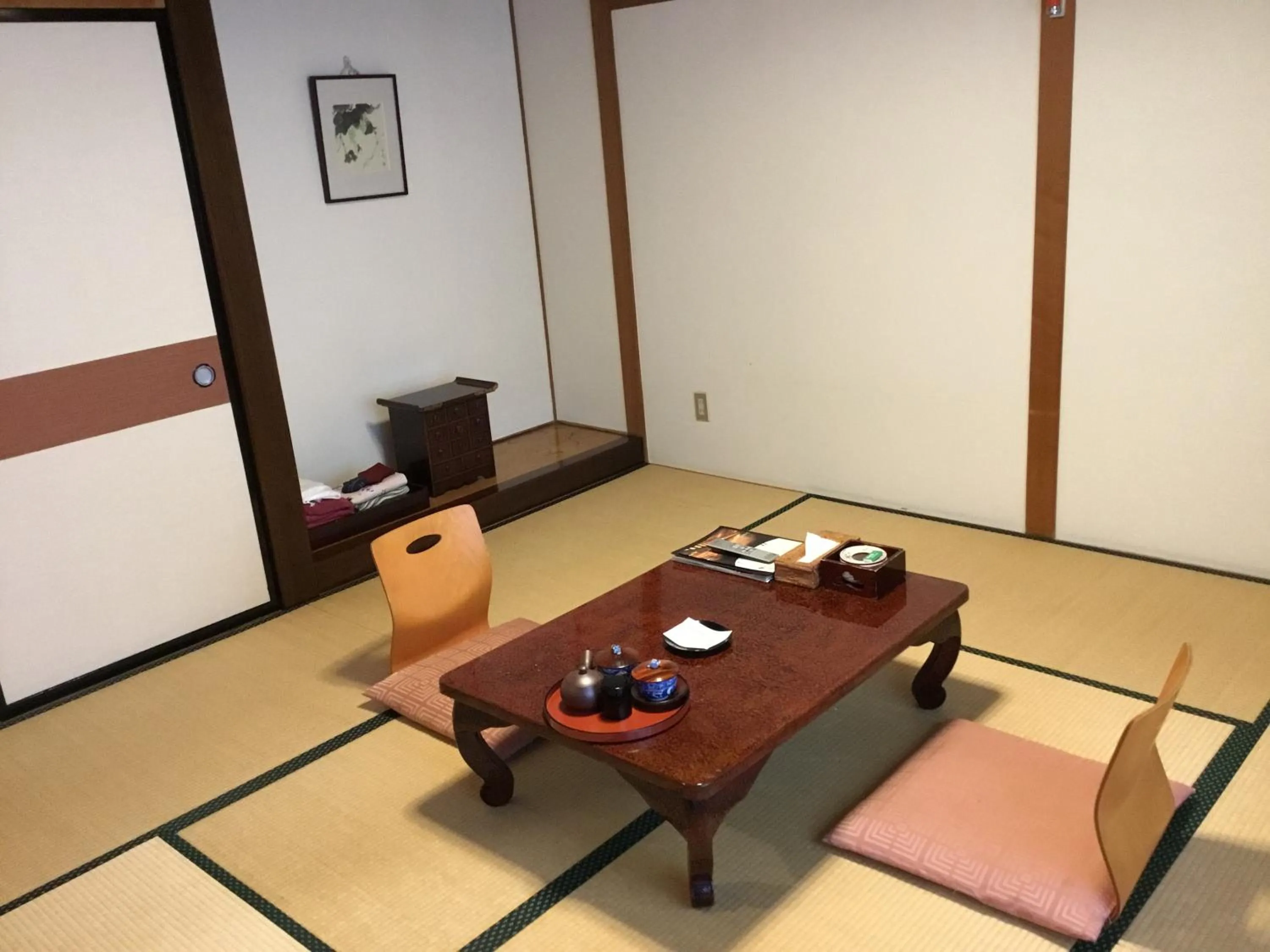 Japanese-Style Triple Room with Shared Bathroom in Yakushi no Yu Yumotokan