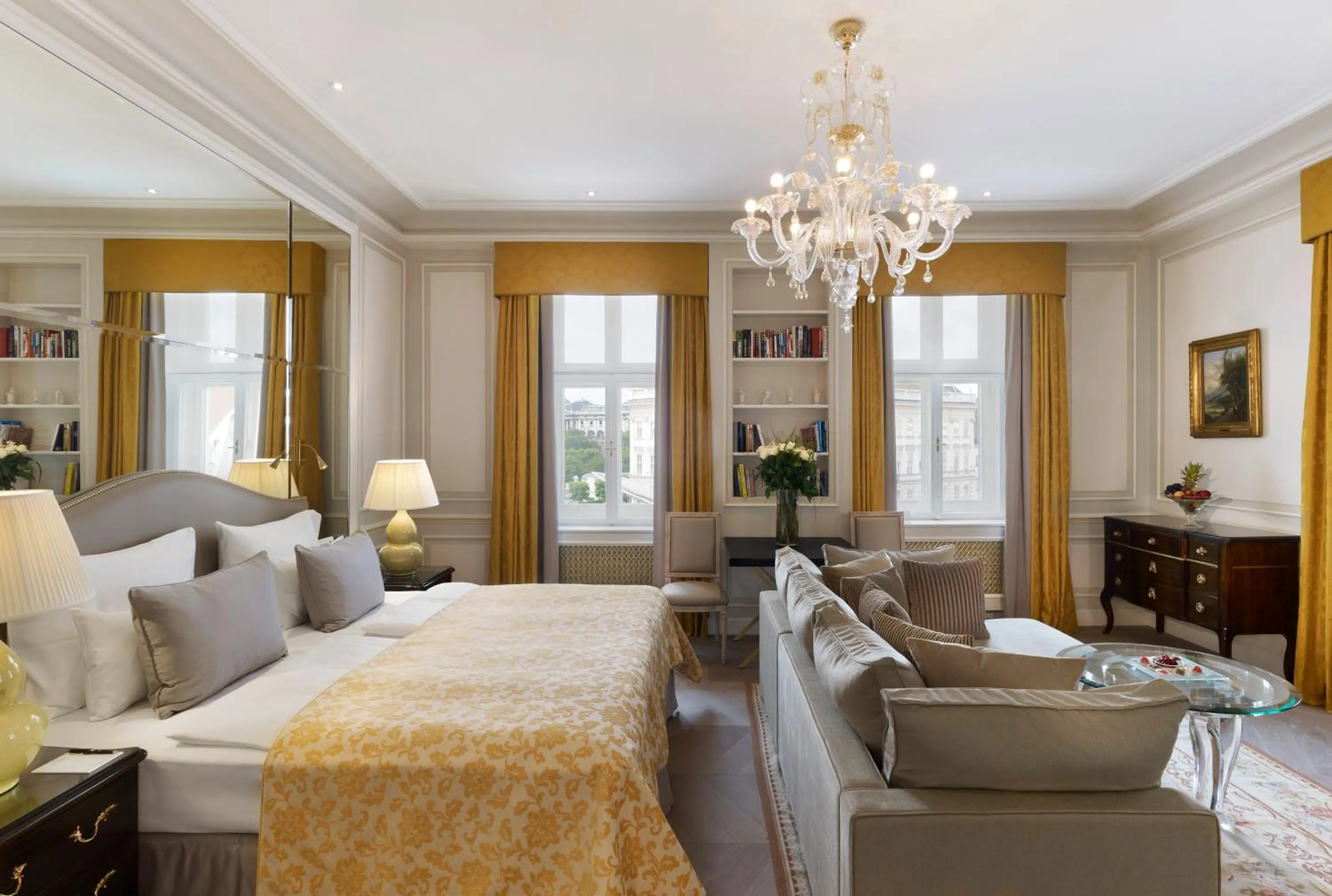 Suite with City View in Hotel Sacher Wien
