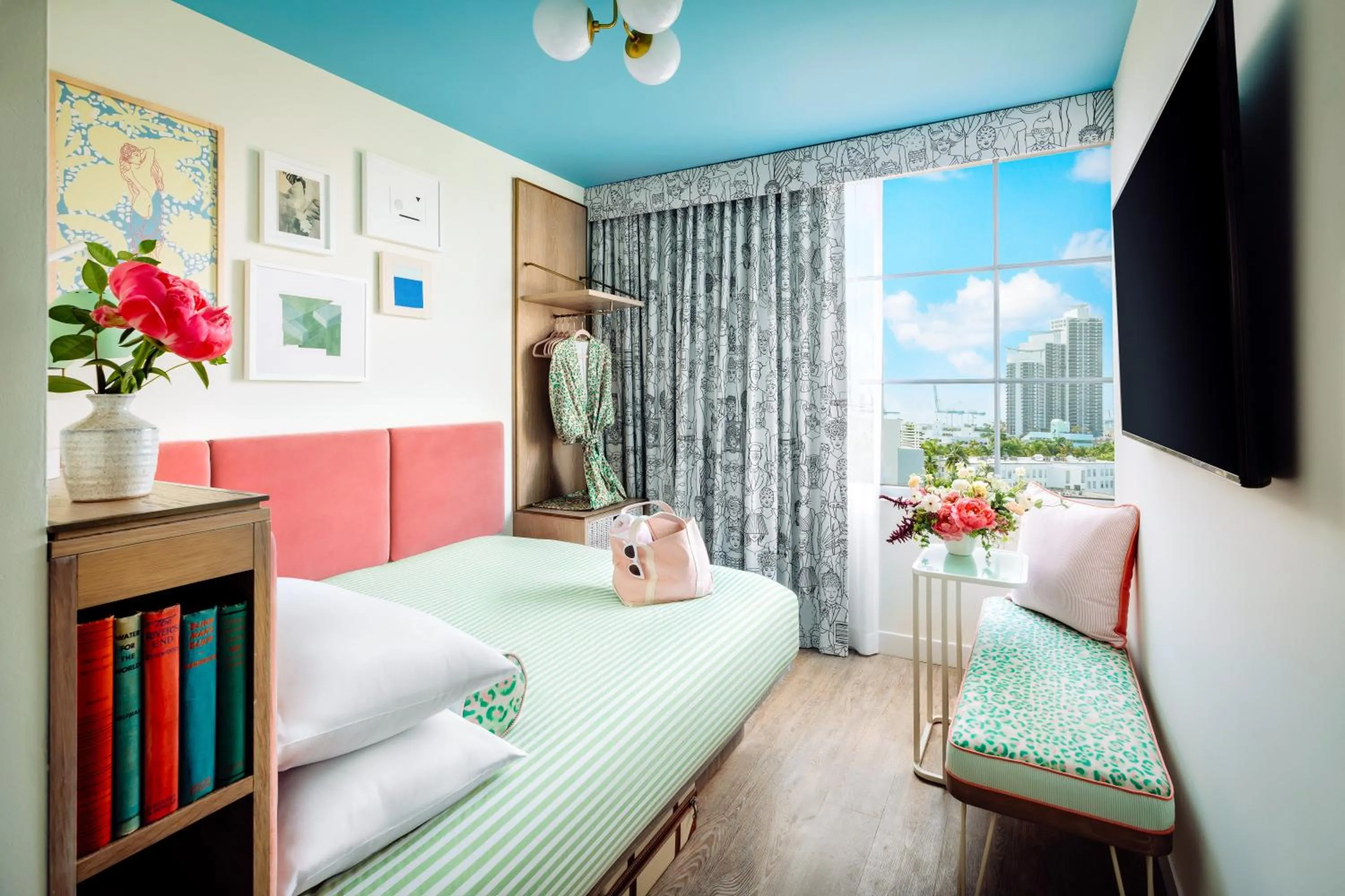 Standard Queen Room with City View in The Goodtime Hotel, Miami Beach a Tribute Portfolio Hotel
