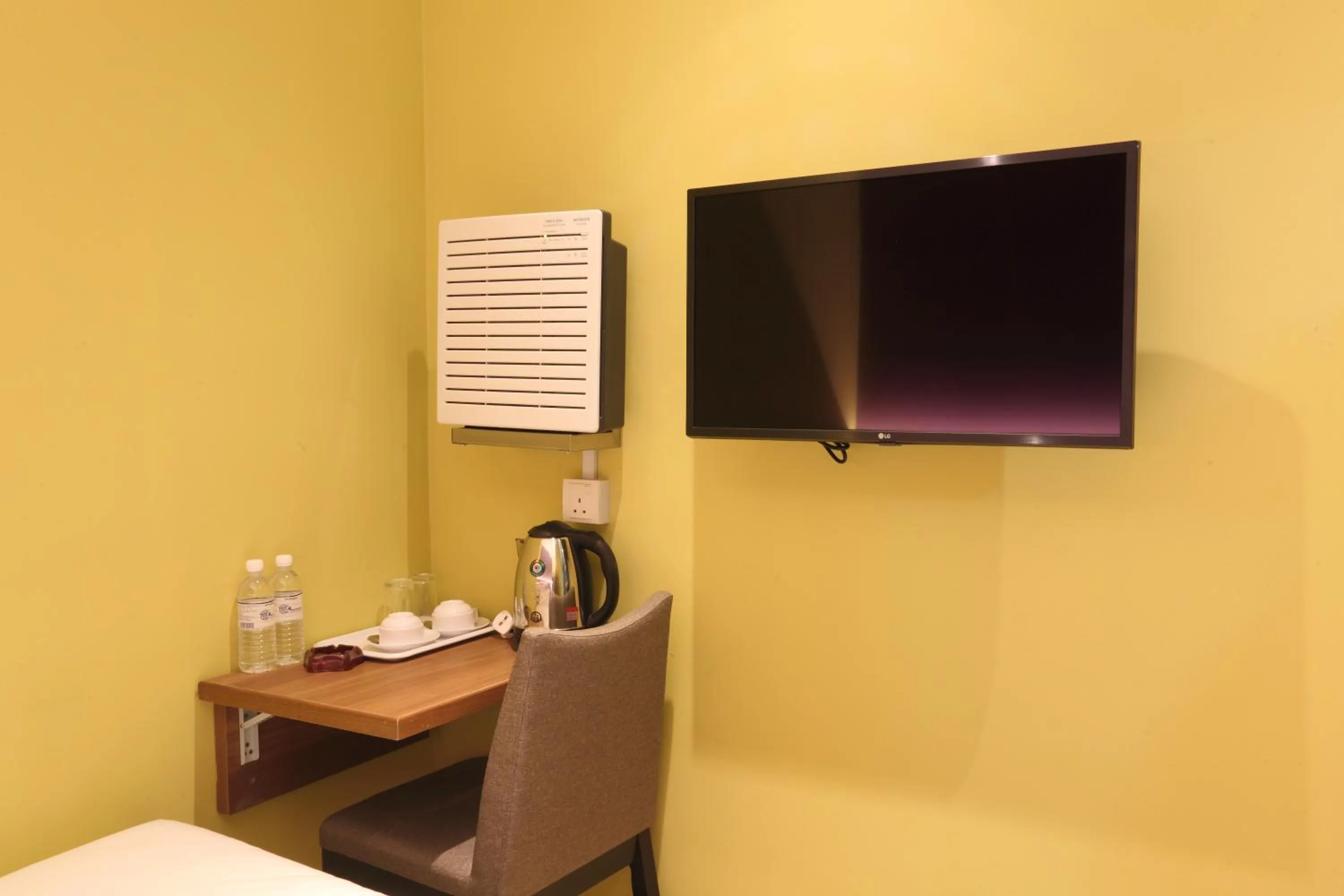 Deluxe Twin Room in YEE HOTEL Permas Jaya