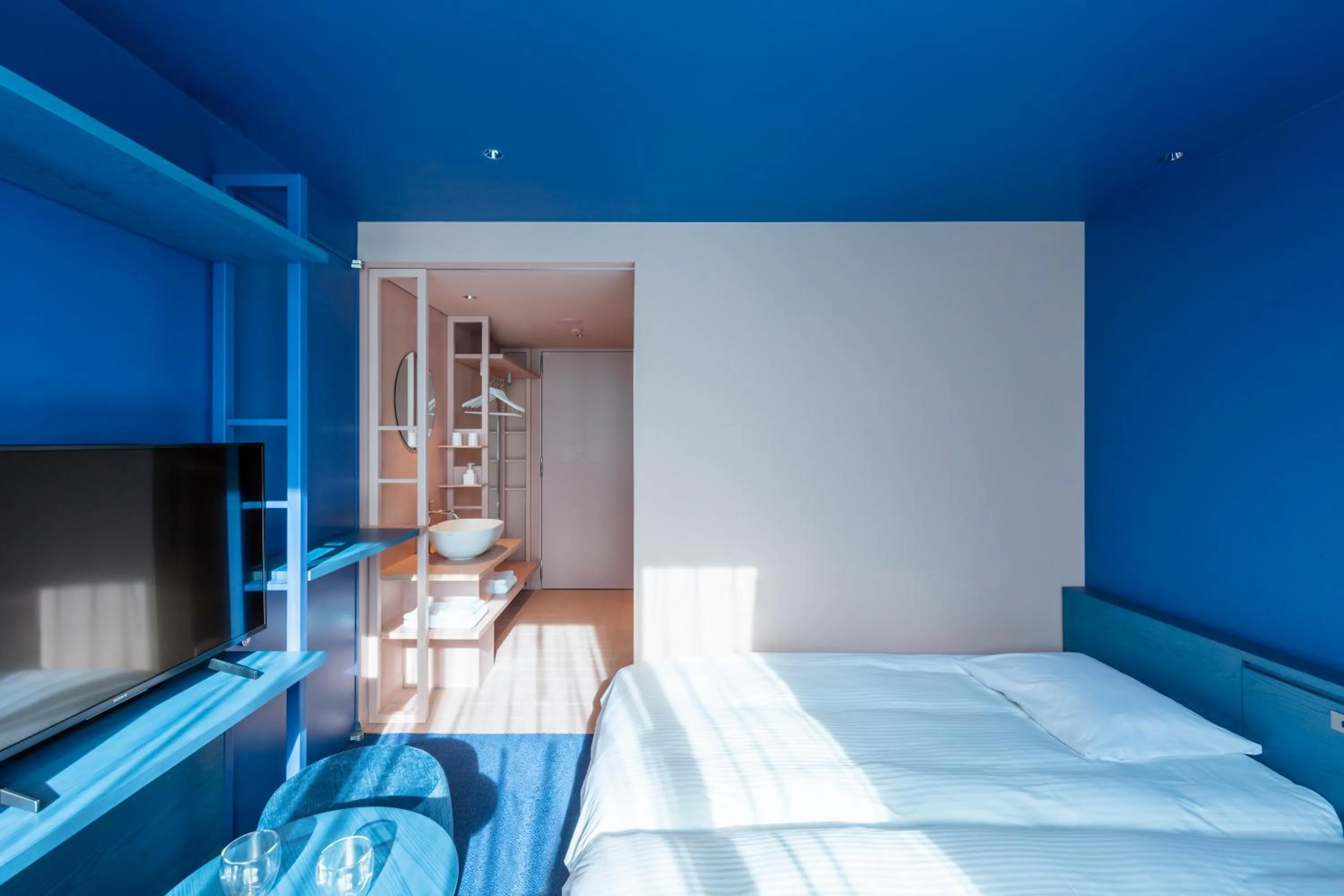 【dark blue】Connecting Room B in toggle hotel suidobashi TOKYO