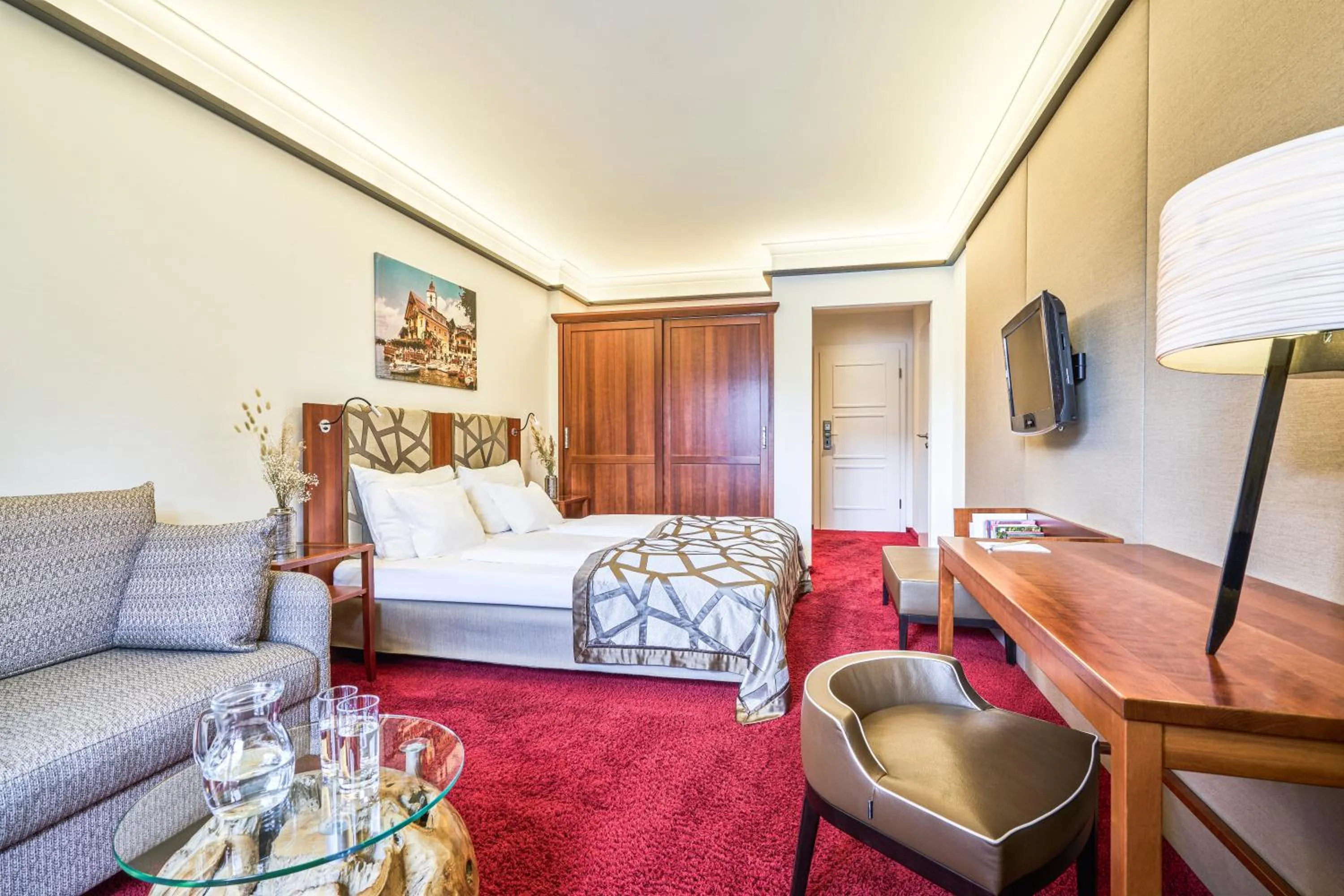 Double Room with Balcony and Lake View in Romantik Hotel Im Weissen Rössl am Wolfgangsee