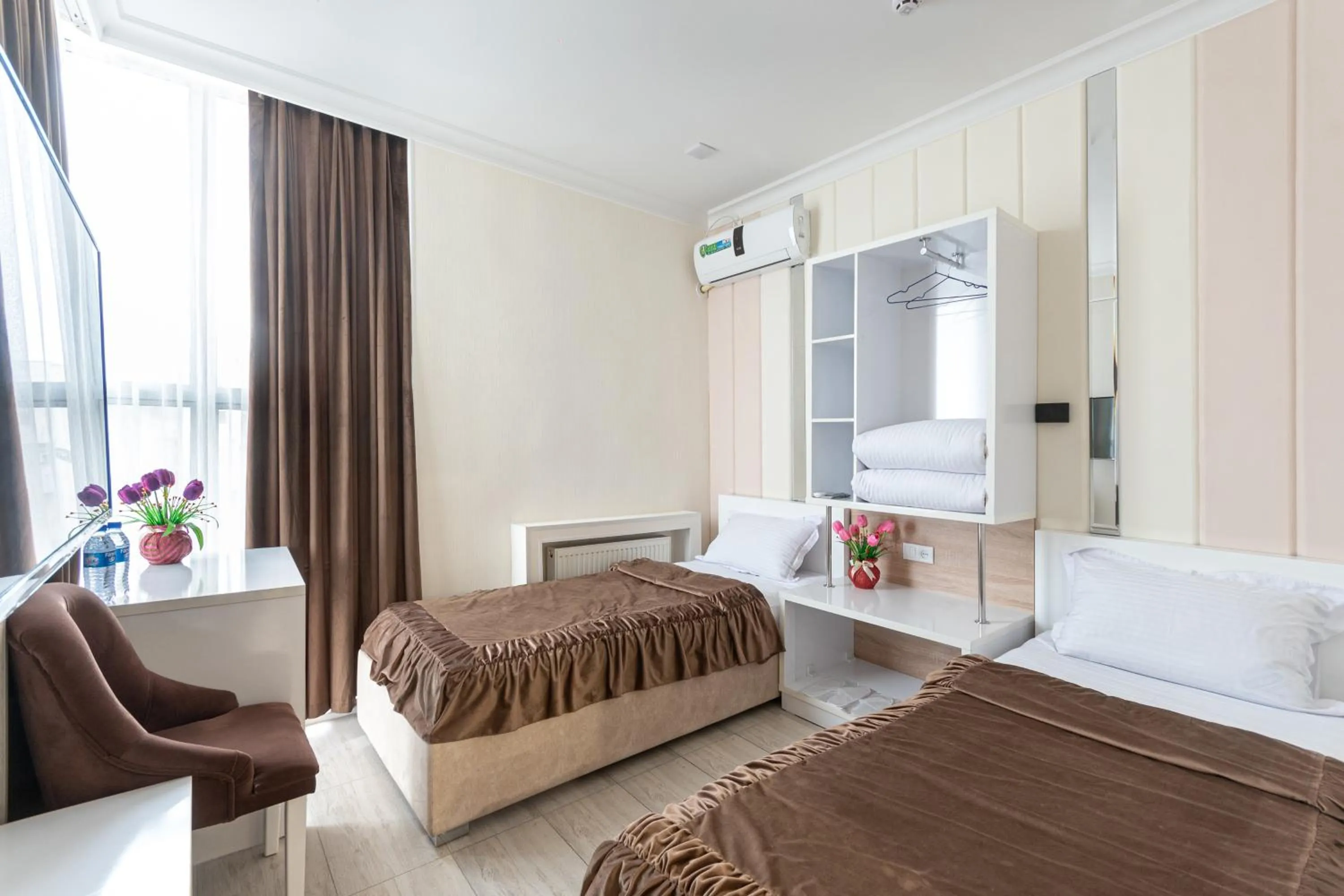 Budget Twin Room - single occupancy in Tantana Hotel
