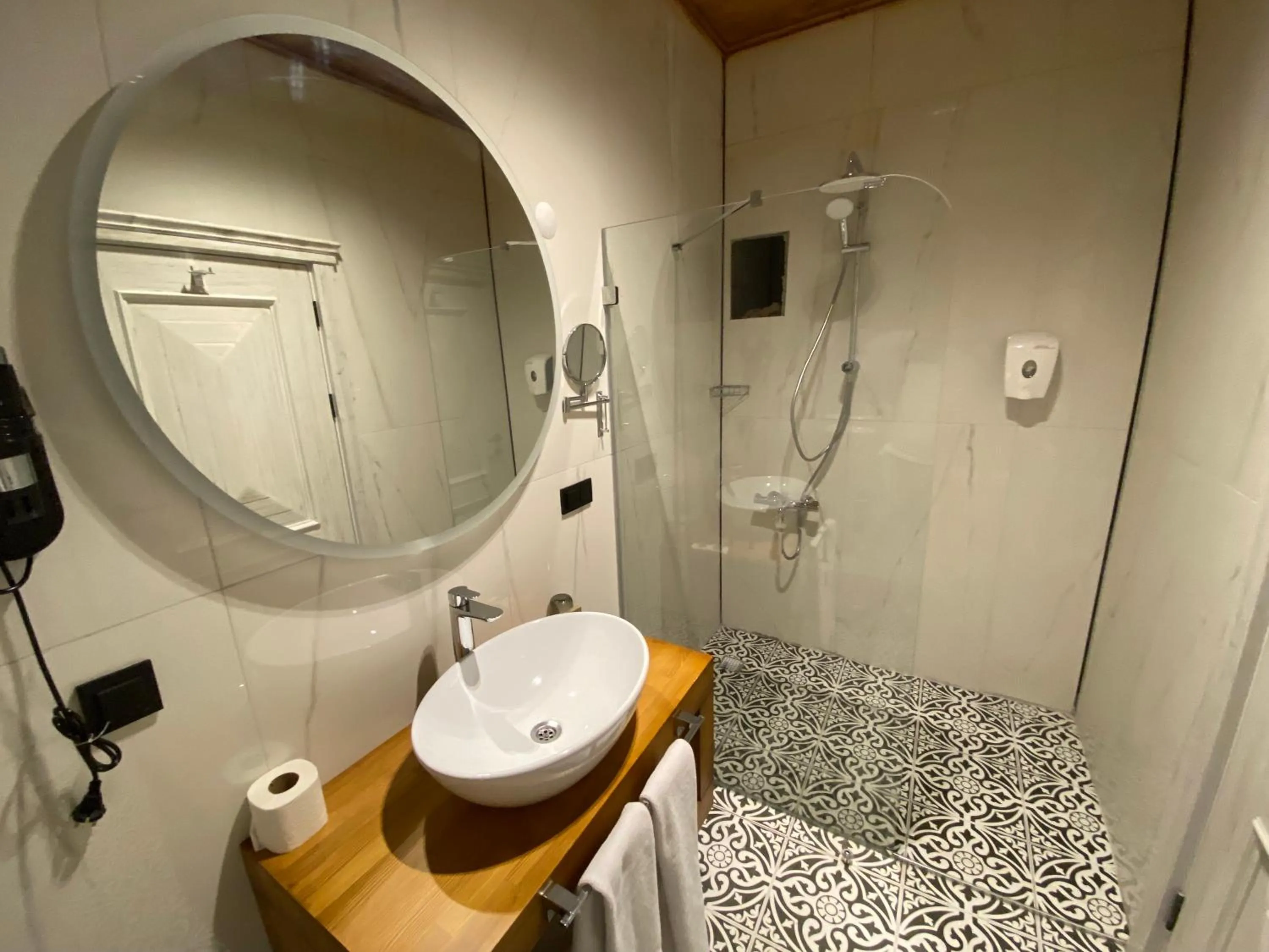 Deluxe Double Room with Bath - single occupancy in Elifim Resort Hotel