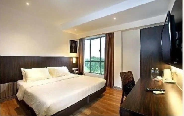 Superior King Room in YANGTZE HOTEL 长江酒店