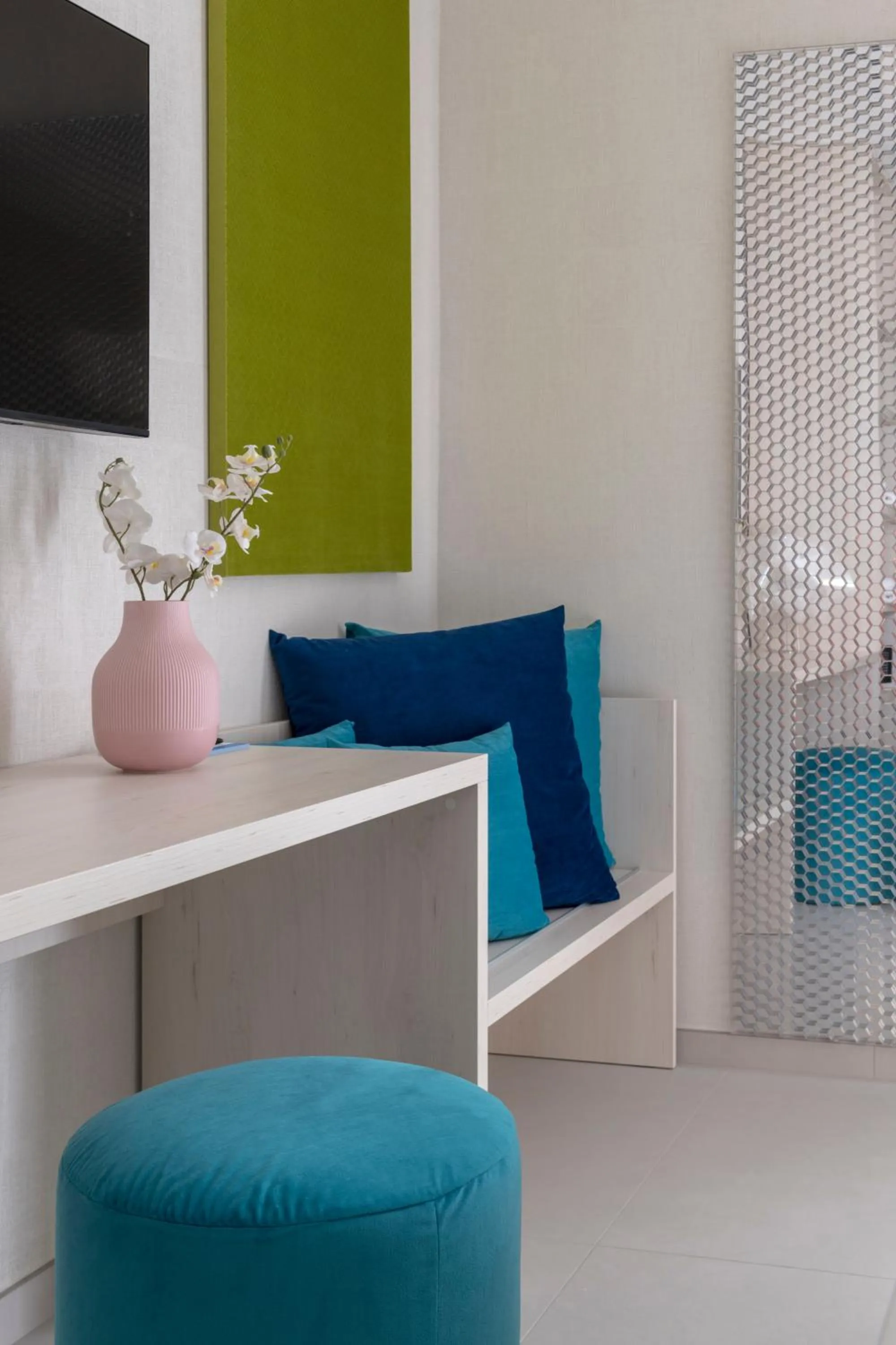 Two-Bedroom Suite in Demo Hotel Design Emotion