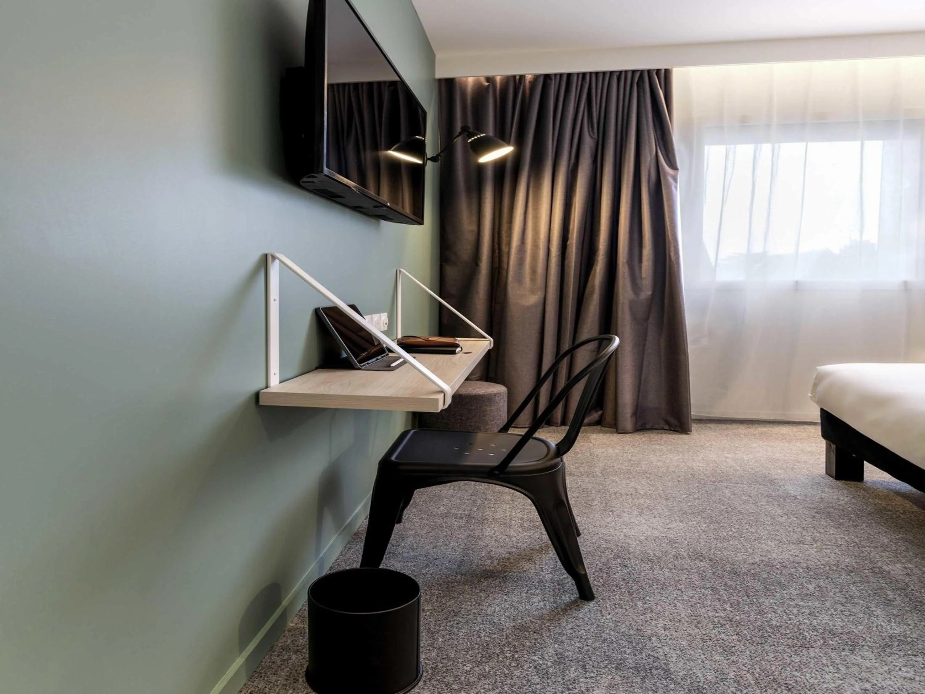 Bedroom, Bed in ibis Styles Limoges Centre