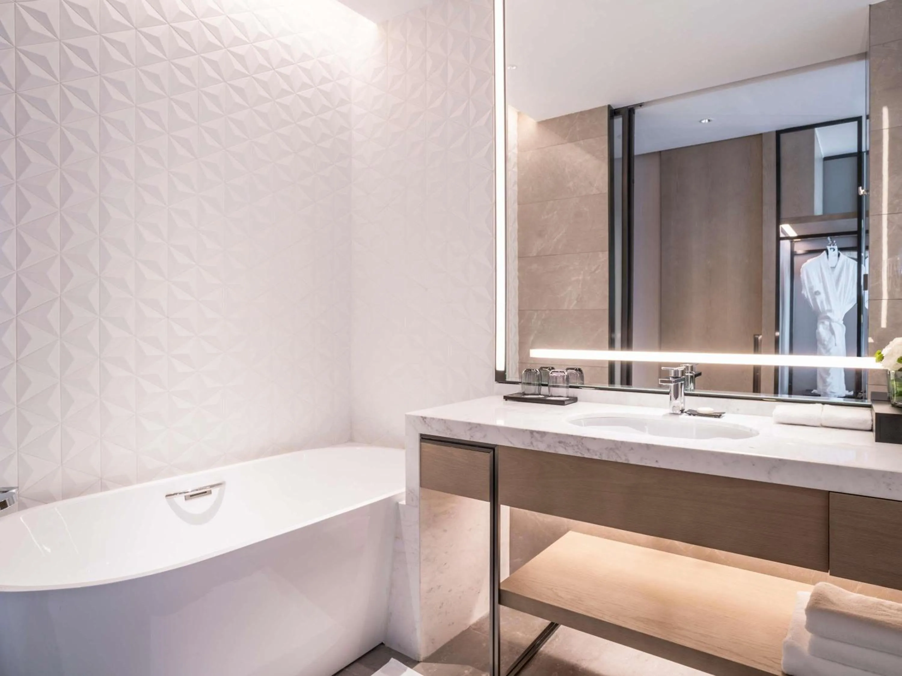 Premium Deluxe Family King Room - High Floor in Pullman Jiaxing Pinghu Excellence