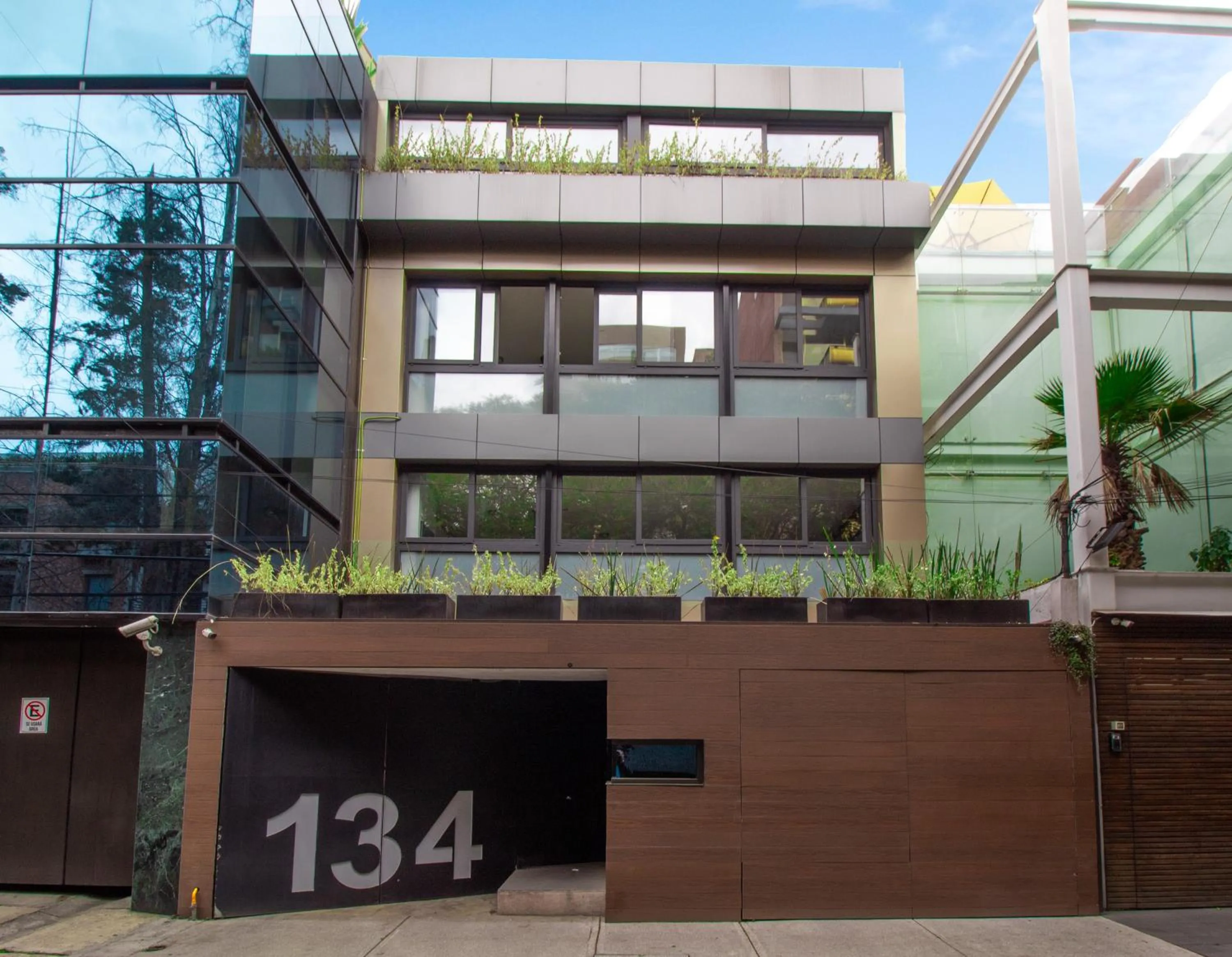 Standard Single Room with Shared Bathroom - single occupancy in Singular Sócrates