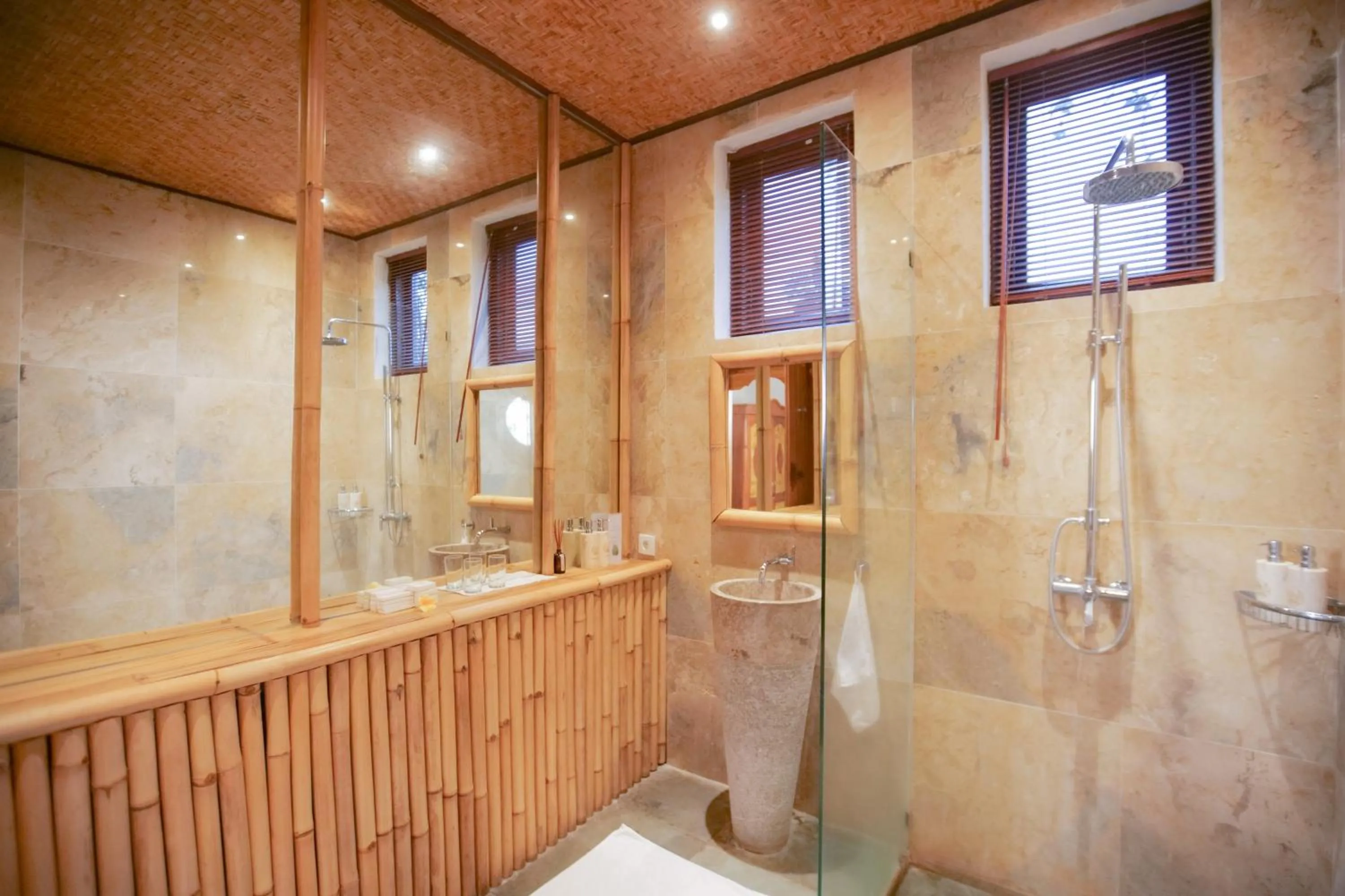 Shower in Gayatri