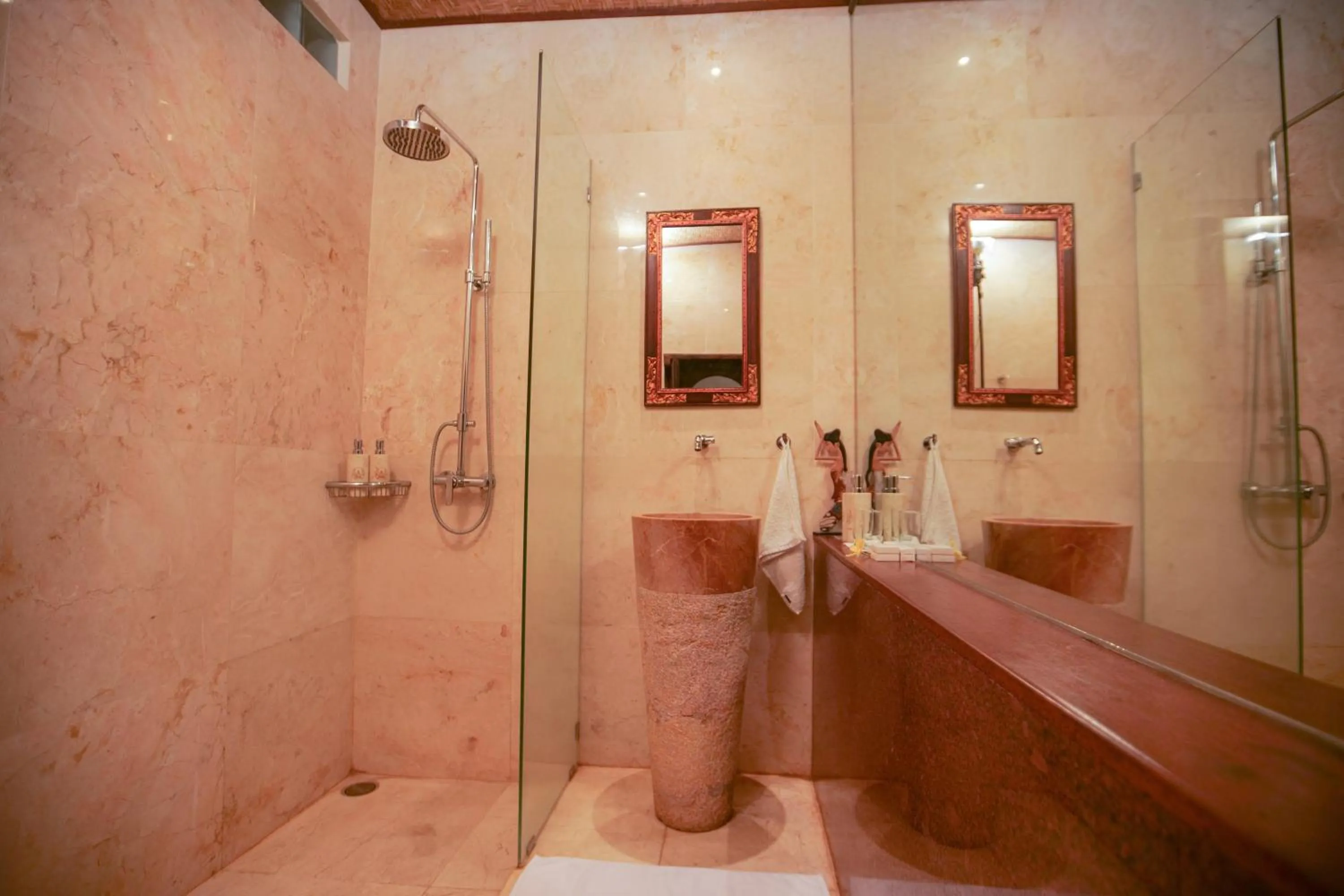 Shower in Gayatri