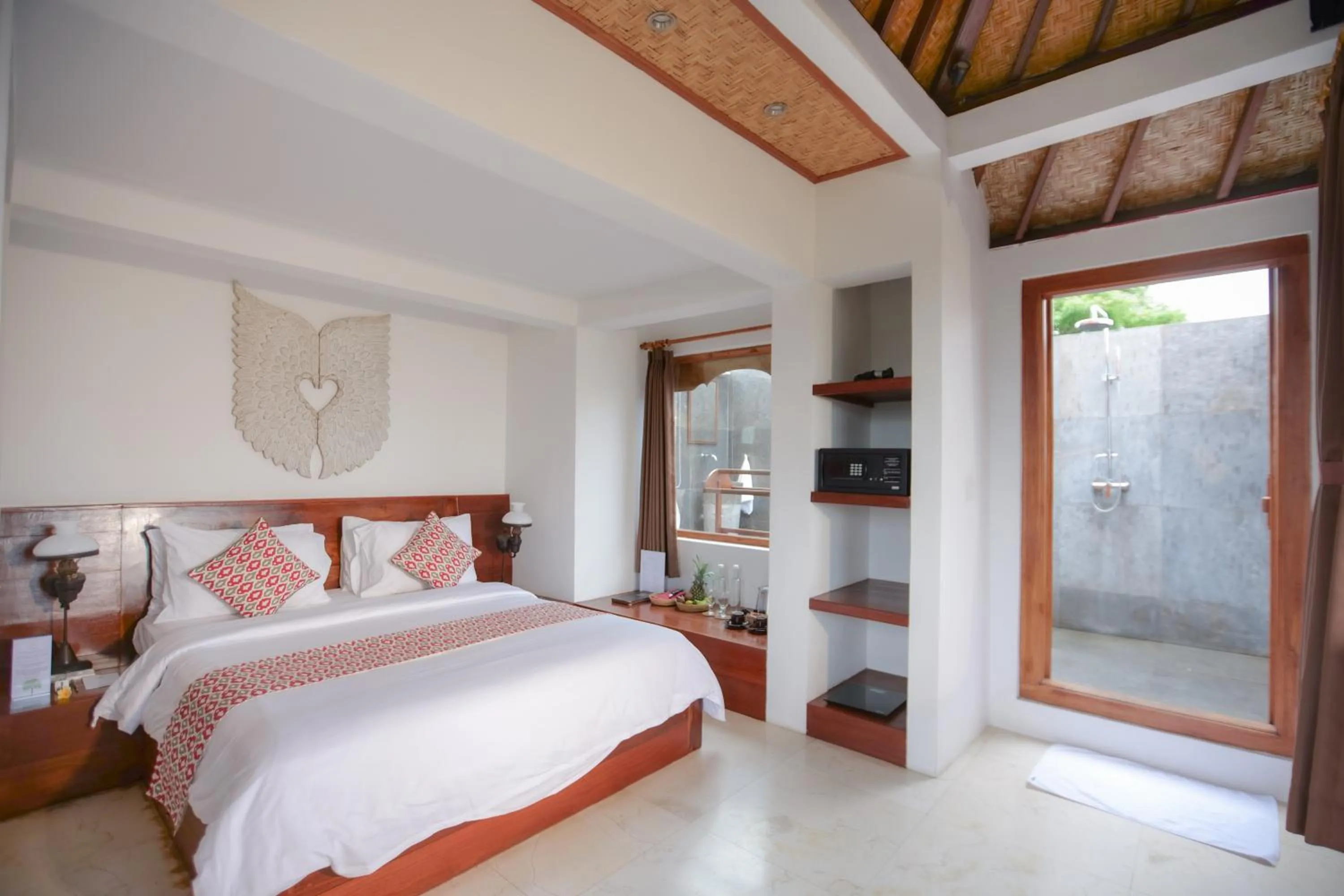 Bed in Gayatri