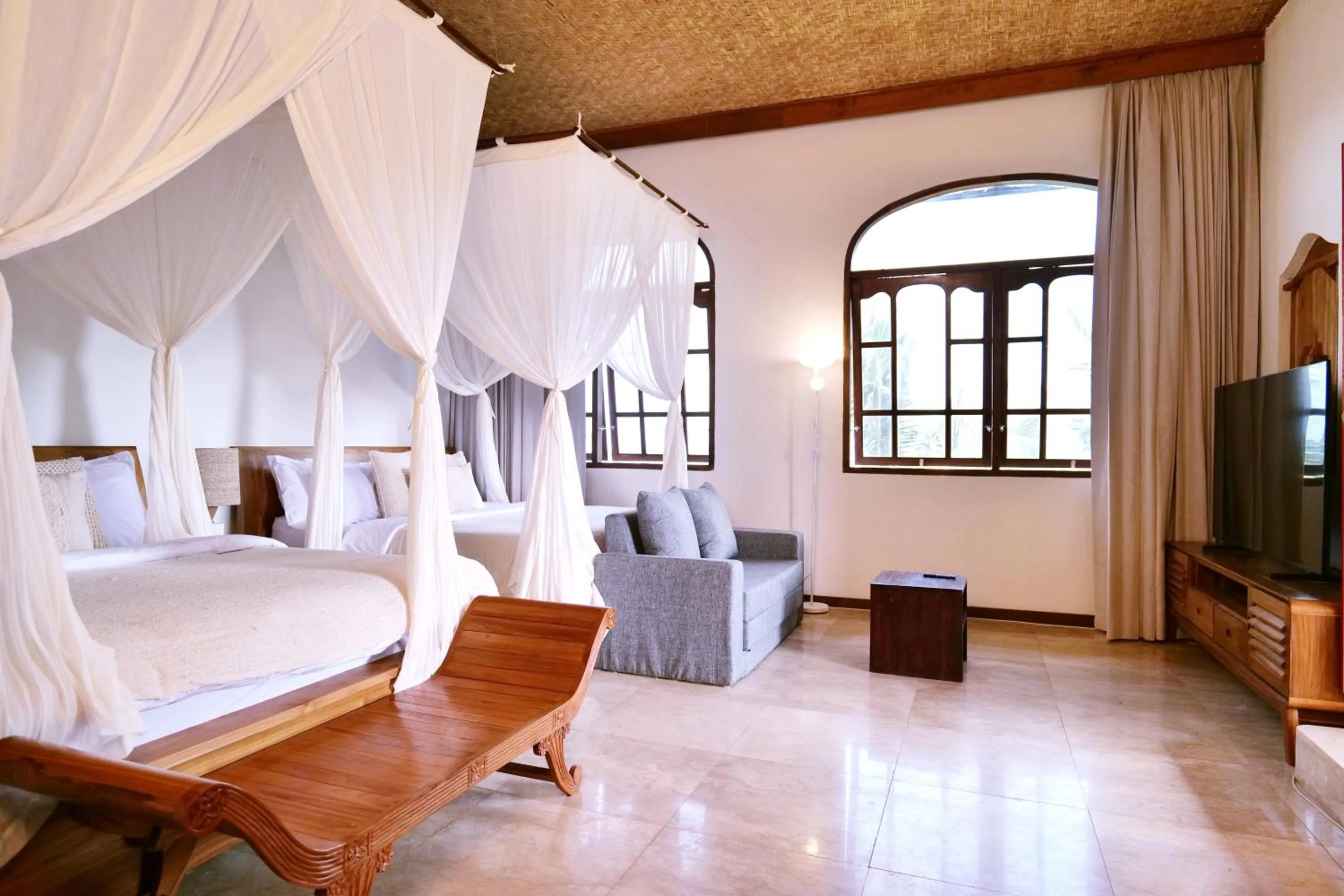 Bed in Gayatri
