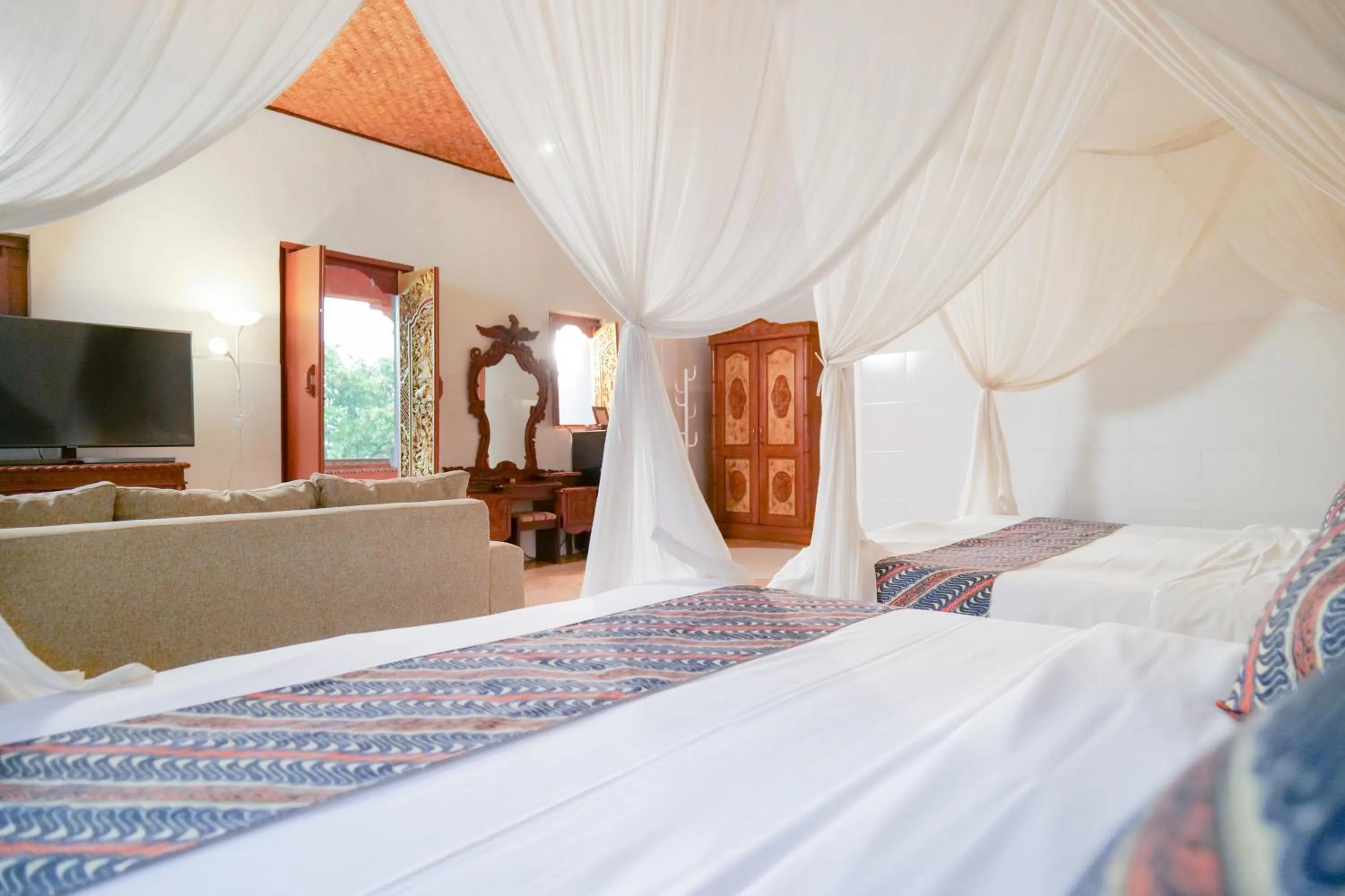Bed in Gayatri
