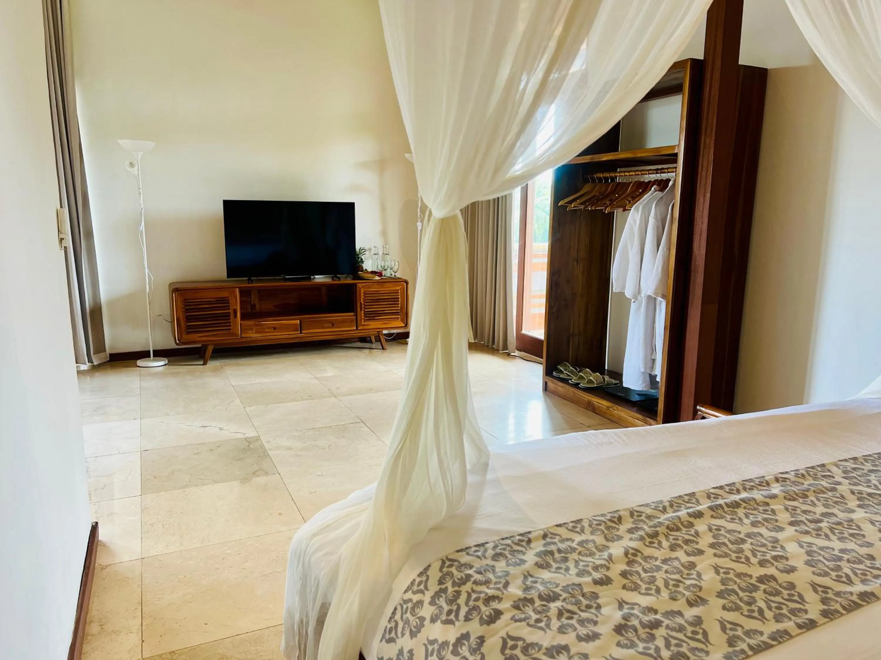 Bed in Gayatri