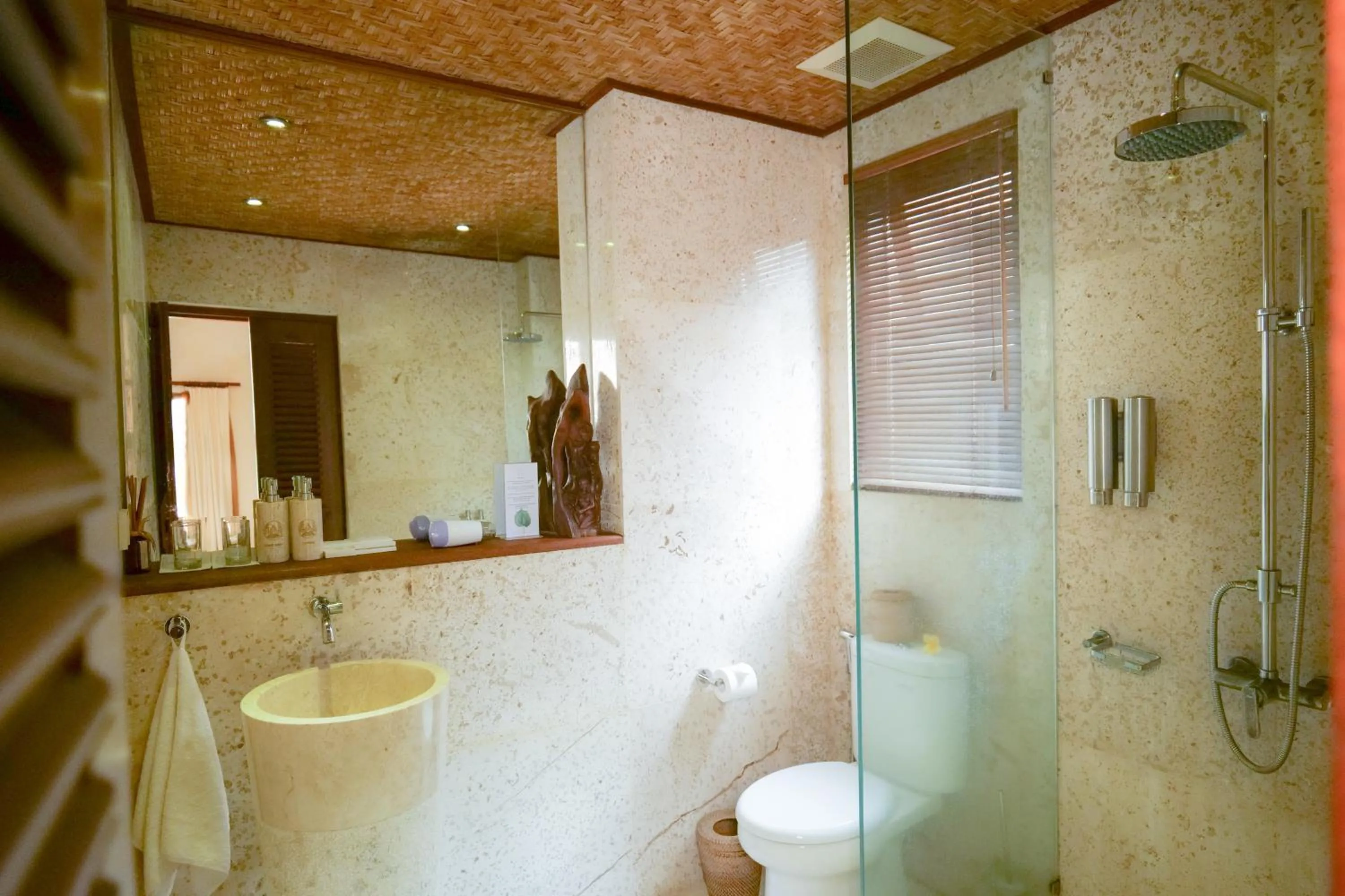Shower in Gayatri