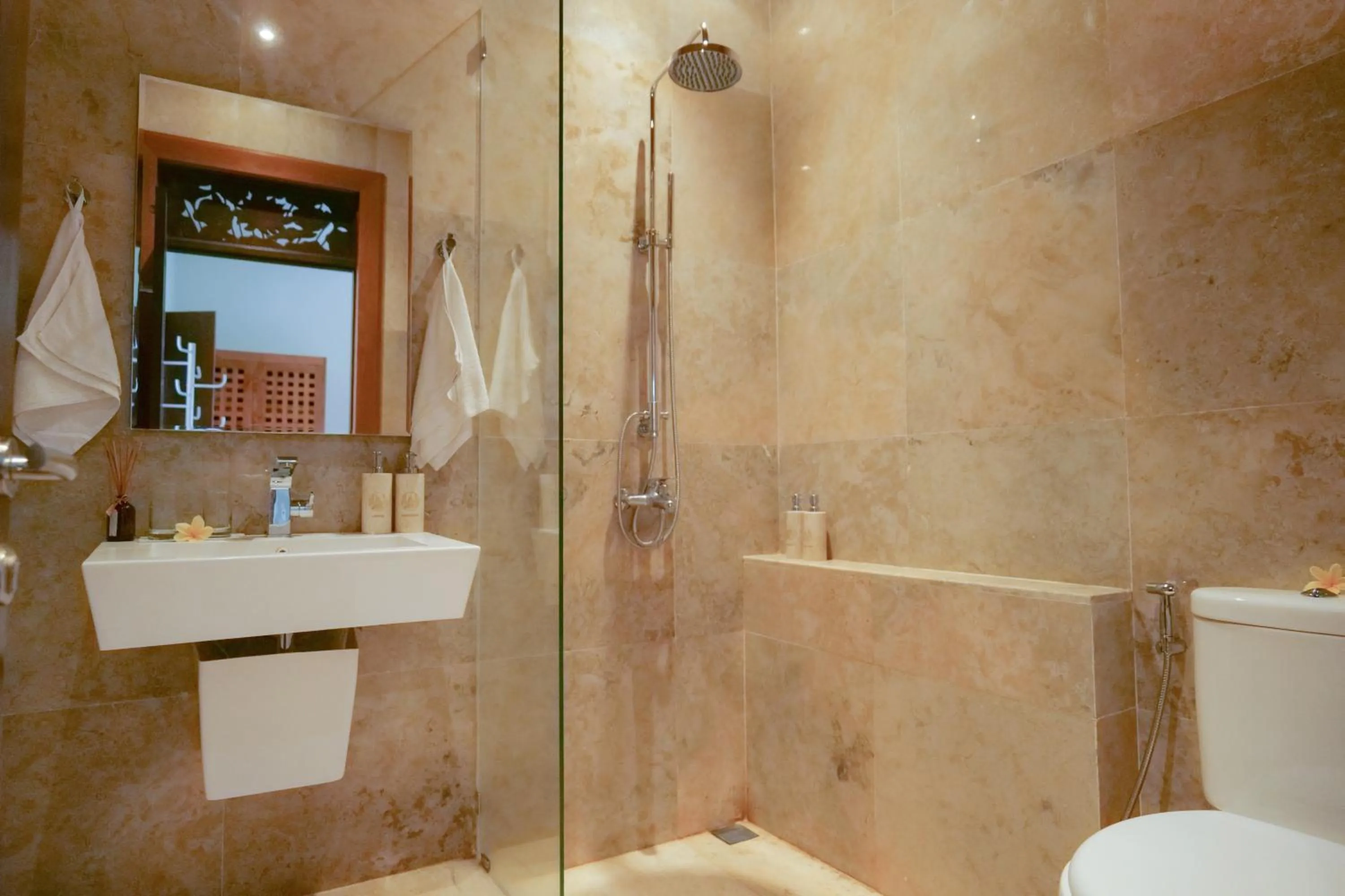 Shower in Gayatri