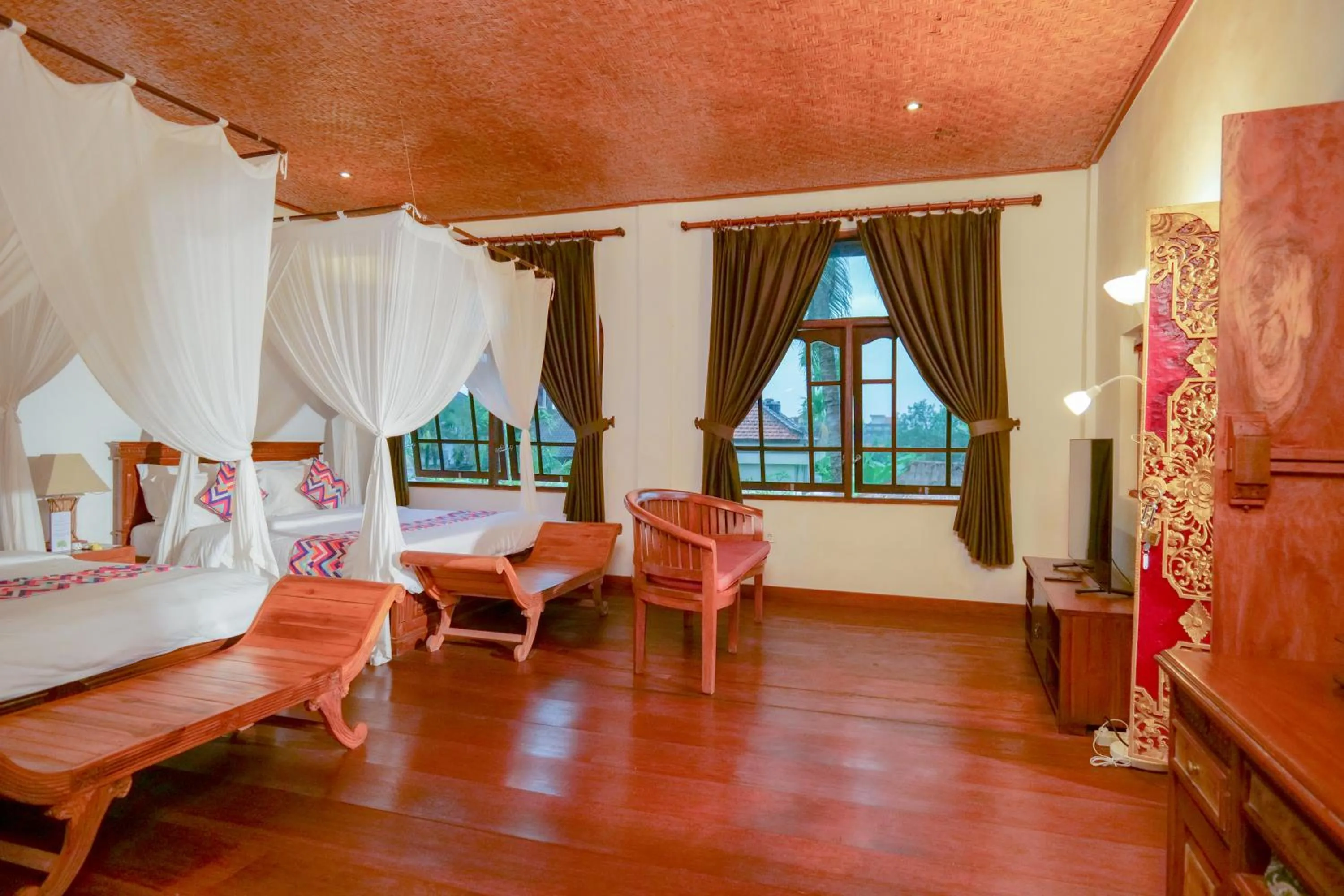 Bed in Gayatri