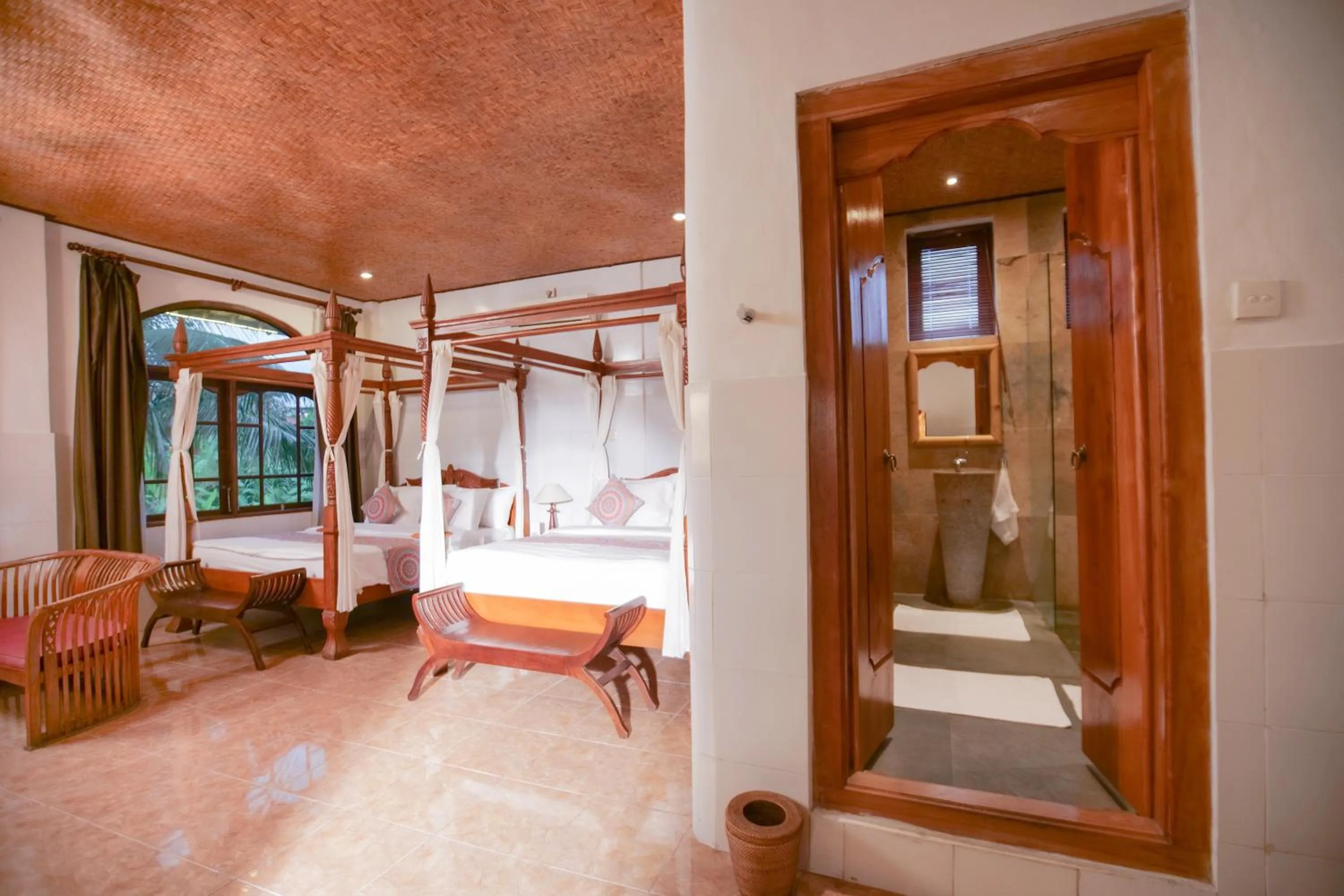 Bed in Gayatri